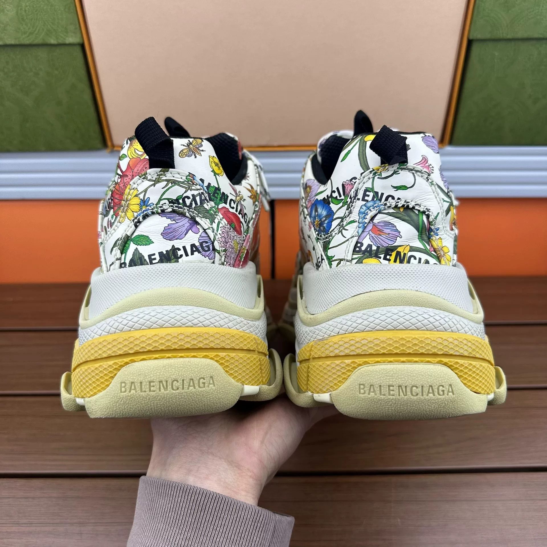 Balenciaga Balenciaga Collab Lowtop Sneakers 7 Men Size US 7 / EU 40 - 6 Thumbnail
