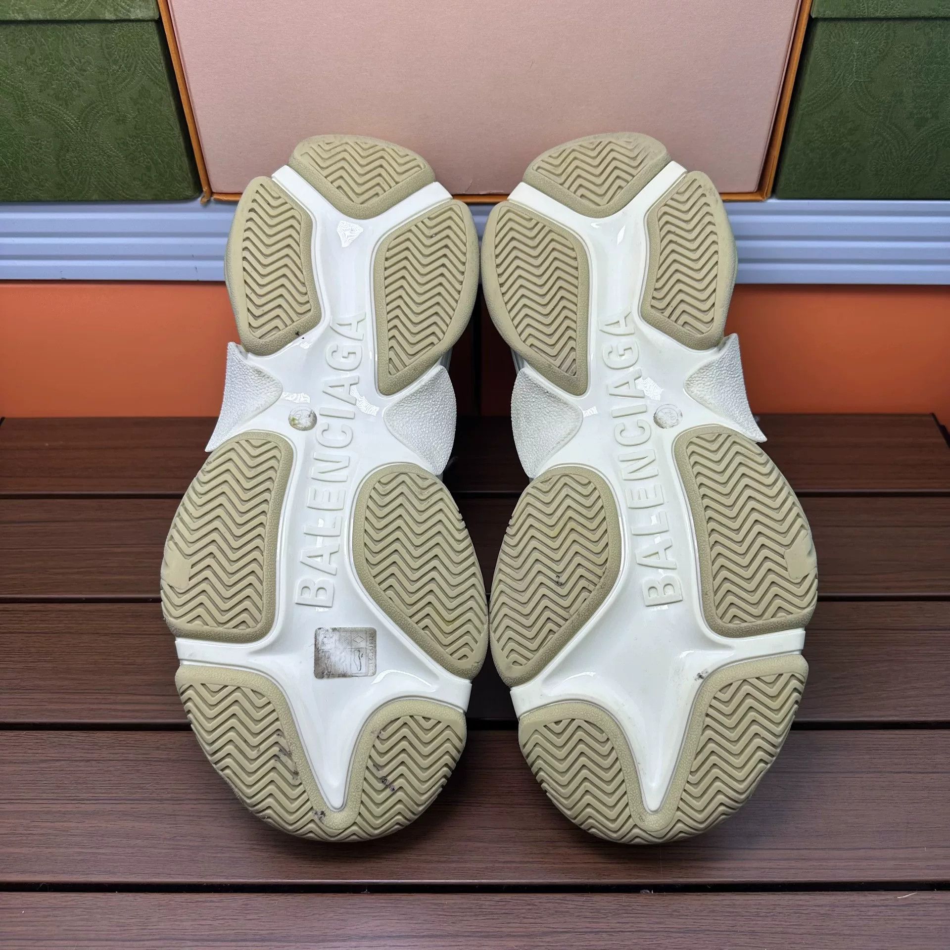 Balenciaga Balenciaga Collab Lowtop Sneakers 7 Men Size US 7 / EU 40 - 7 Thumbnail