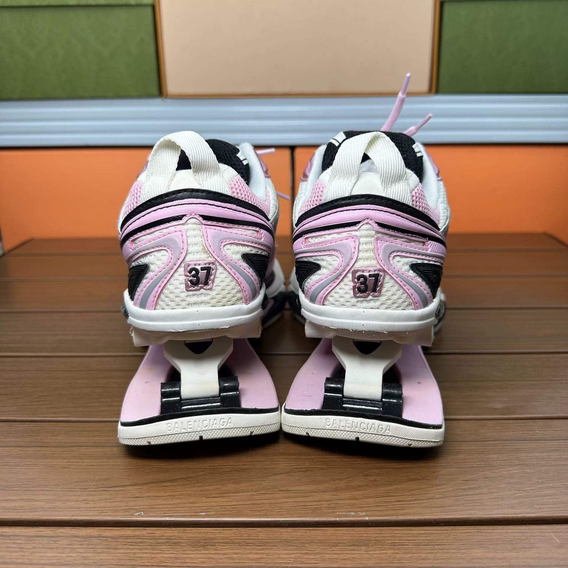 Balenciaga Balenciaga Pink Lowtop Sneakers it_37 Women Size US 7 / IT 37 - 5 Thumbnail