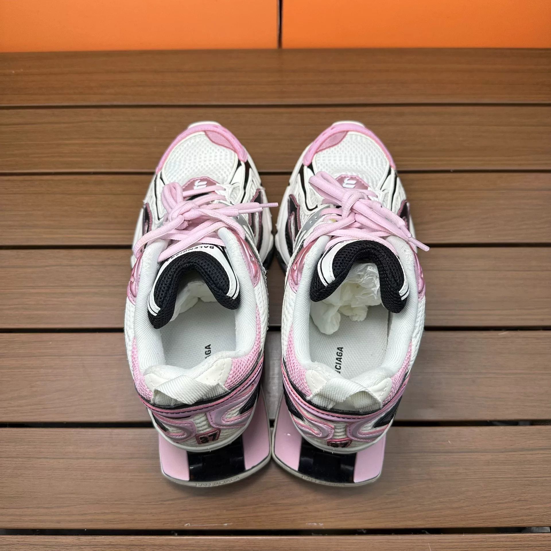 Balenciaga Balenciaga Pink Lowtop Sneakers it_37 Women Size US 7 / IT 37 - 6 Thumbnail