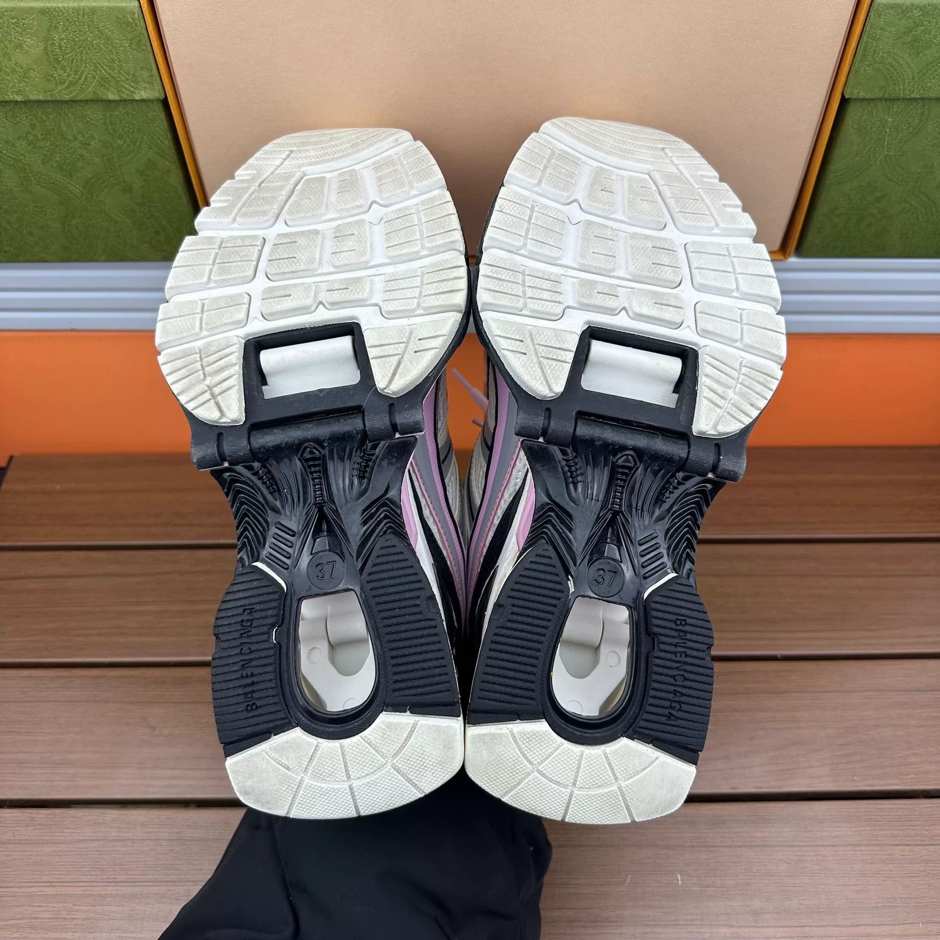 Balenciaga Balenciaga Pink Lowtop Sneakers it_37 Women Size US 7 / IT 37 - 7 Thumbnail