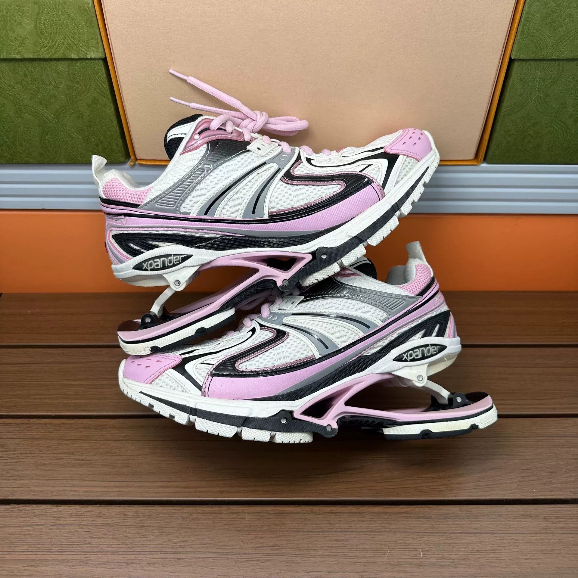 Balenciaga Balenciaga Pink Lowtop Sneakers it_37 Women Size US 7 / IT 37 - 3 Thumbnail