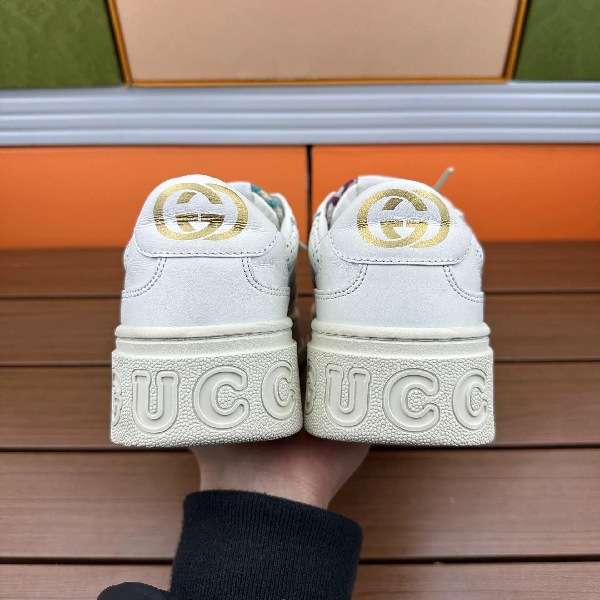 Gucci Gucci Embroidered White Lowtop Sneakers it_37 Women Size US 7 / IT 37 - 5 Thumbnail