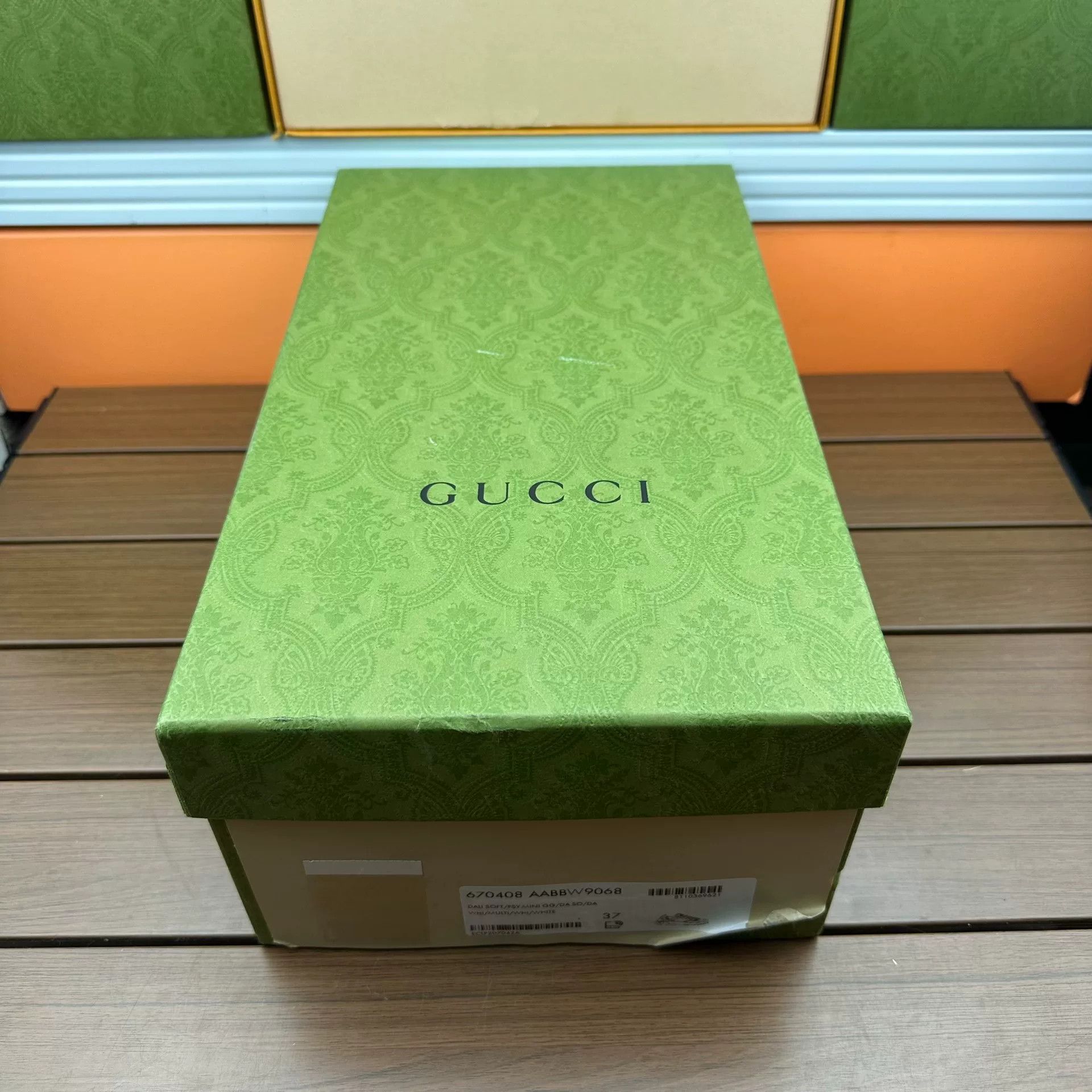 Gucci Gucci Embroidered White Lowtop Sneakers it_37 Women Size US 7 / IT 37 - 9 Thumbnail