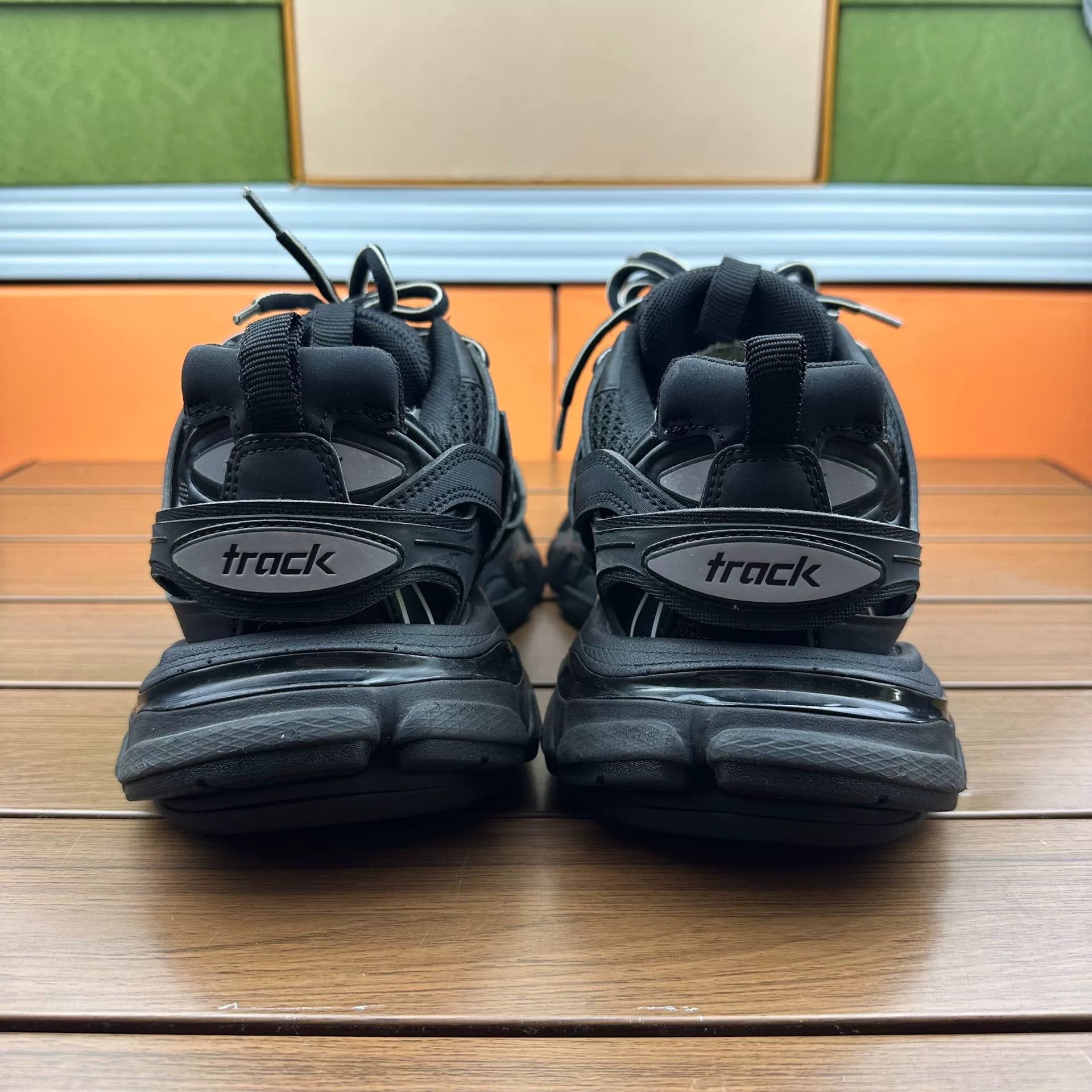 Balenciaga Balenciaga Black Lowtop Sneakers it_36 Women Size US 6 / IT 36 - 6 Thumbnail
