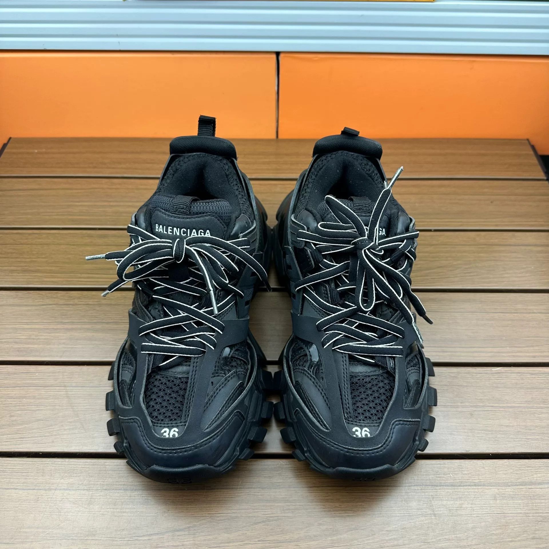 Balenciaga Balenciaga Black Lowtop Sneakers it_36 Women Size US 6 / IT 36 - 4 Thumbnail