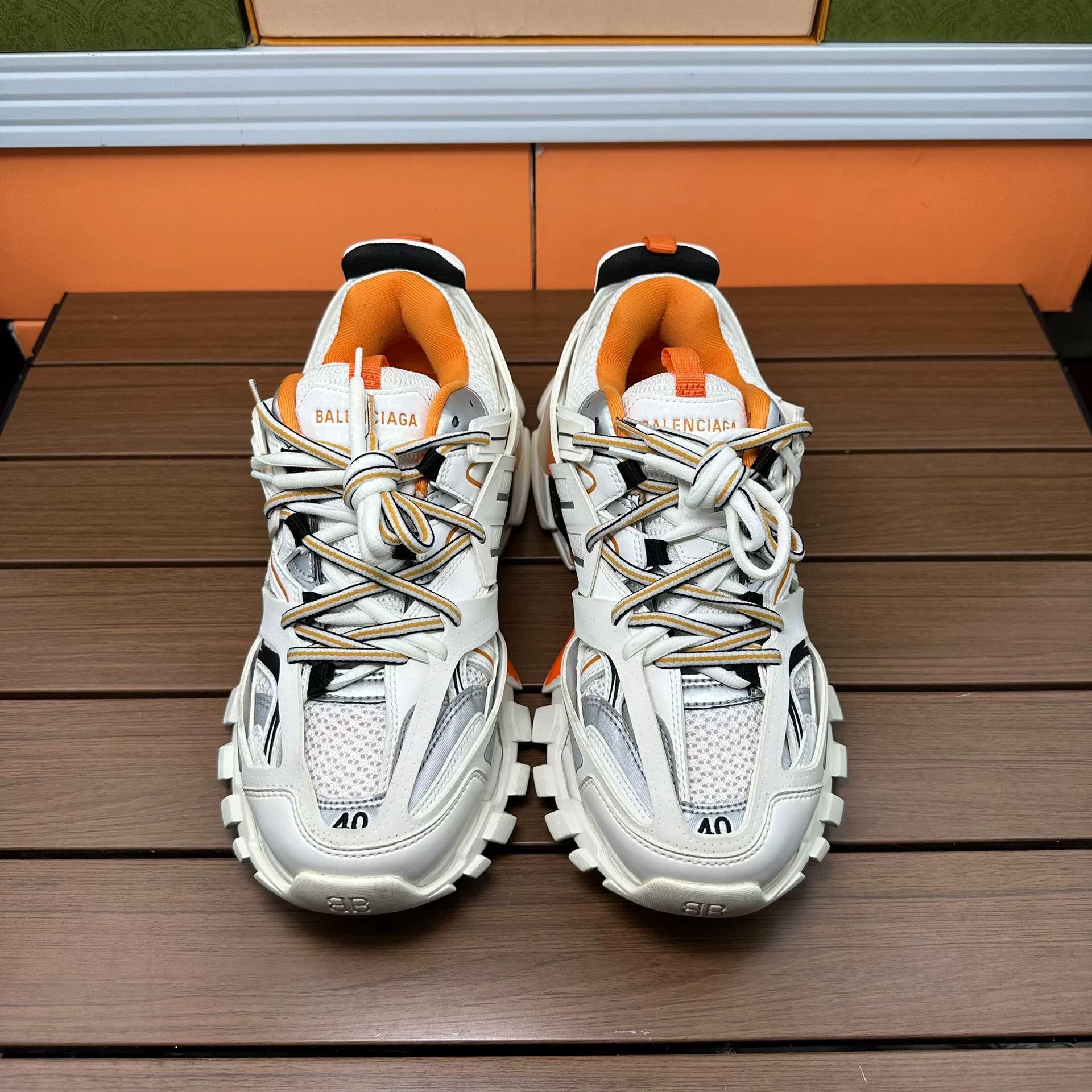 Balenciaga Balenciaga White Lowtop Sneakers 7 Men Size US 7 / EU 40 - 5 Thumbnail