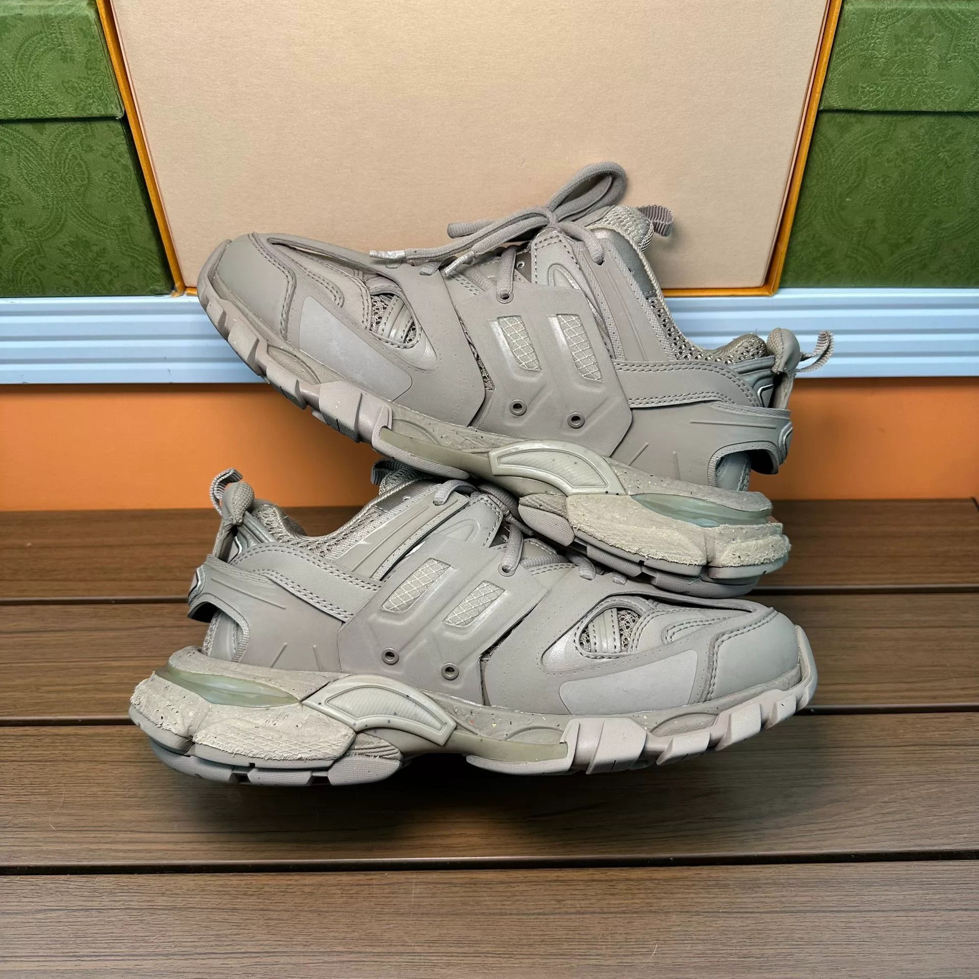 Balenciaga Balenciaga Brown Lowtop Sneakers it_37 Women Size US 7 / IT 37 - 3 Thumbnail