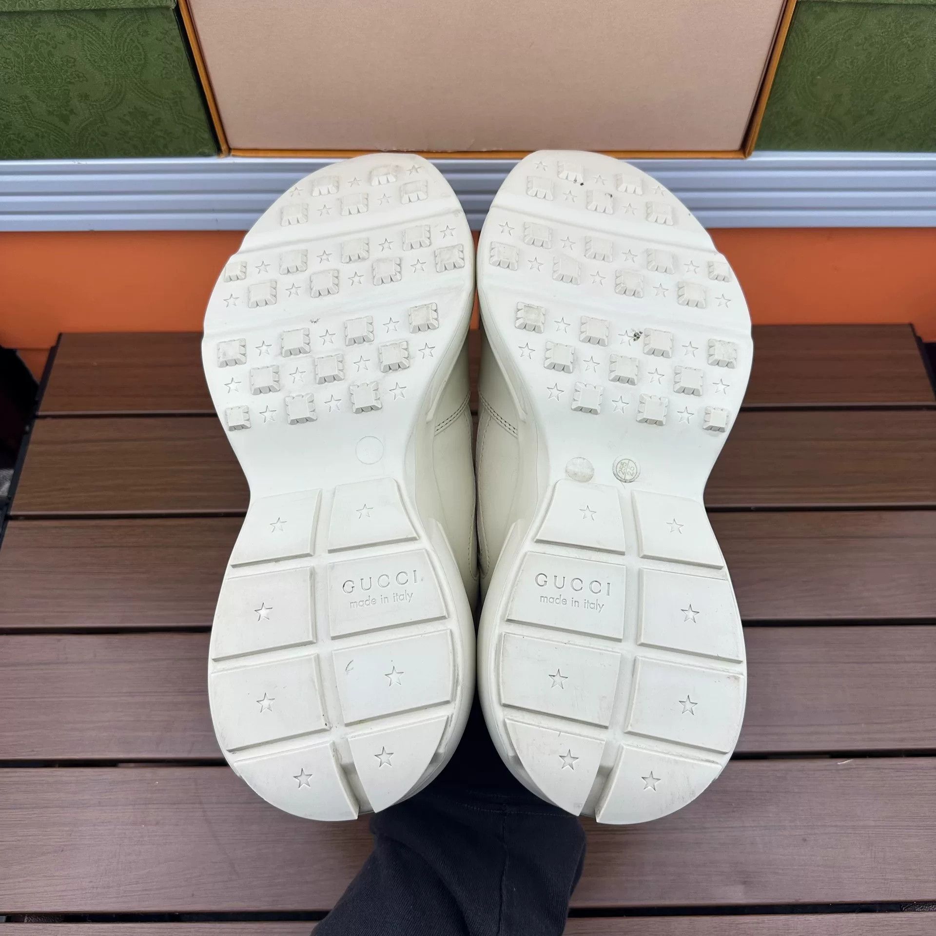 Gucci Gucci Printed White Lowtop Sneakers 10 Men Size US 10 / EU 43 - 7 Thumbnail