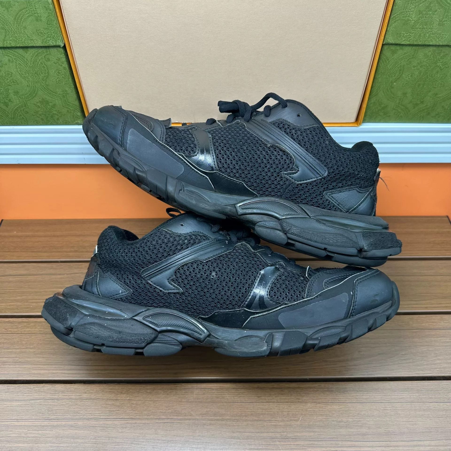 Balenciaga Balenciaga Distressed Black Lowtop Sneakers 10 Men Size US 10 / EU 43 - 3 Thumbnail