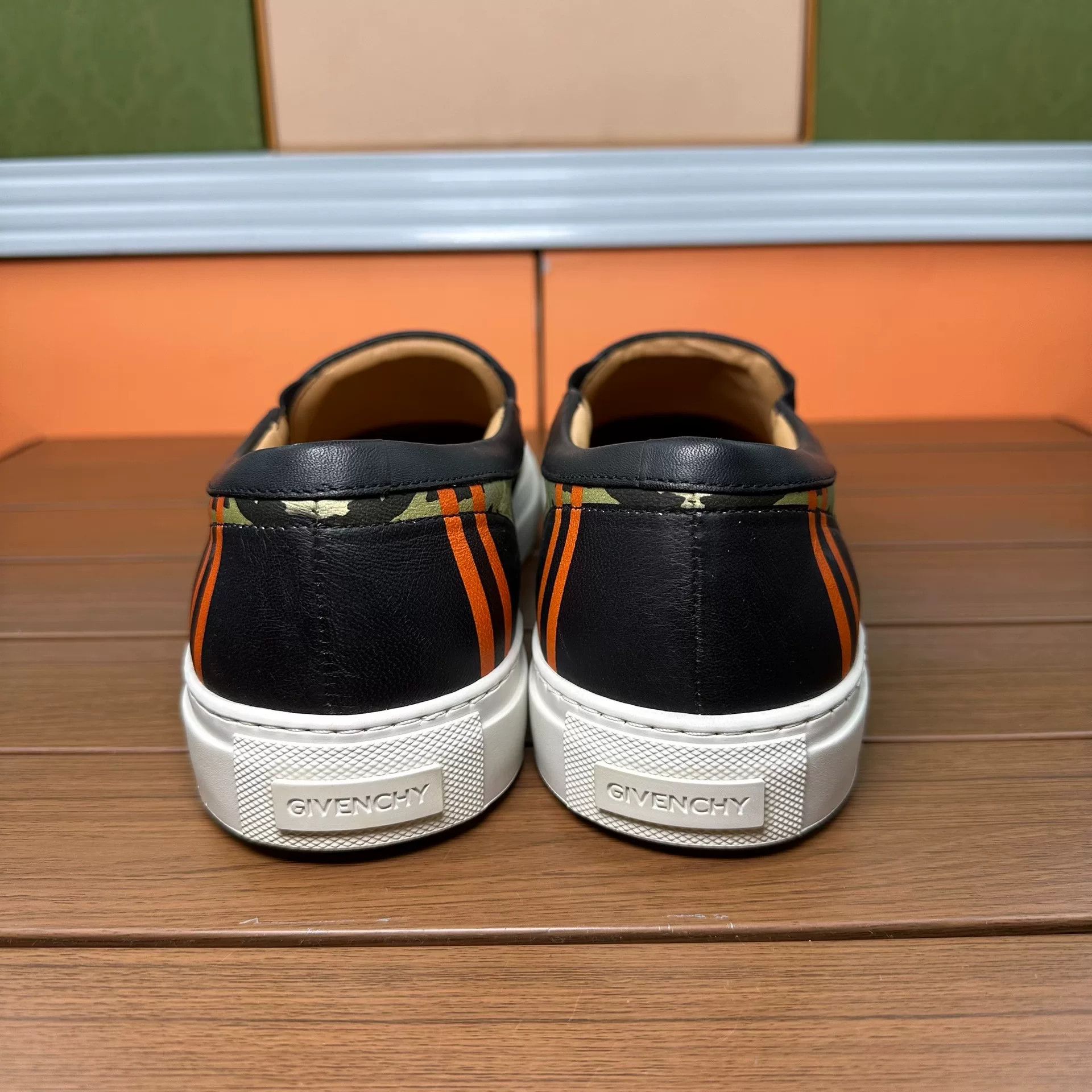 Givenchy Givenchy Lowtop Sneakers 12 Men Size US 12 / EU 45 - 8 Thumbnail