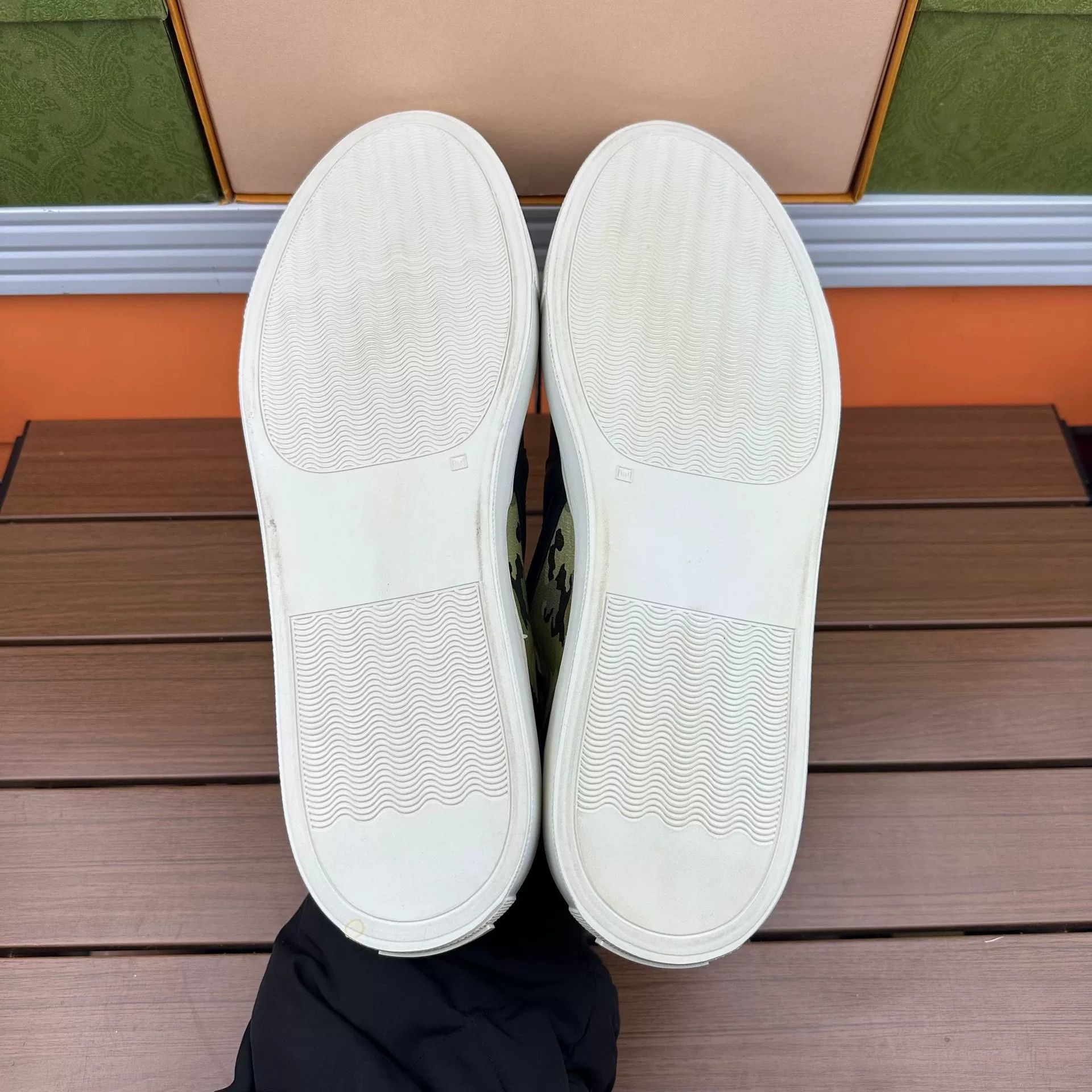 Givenchy Givenchy Lowtop Sneakers 12 Men Size US 12 / EU 45 - 9 Thumbnail