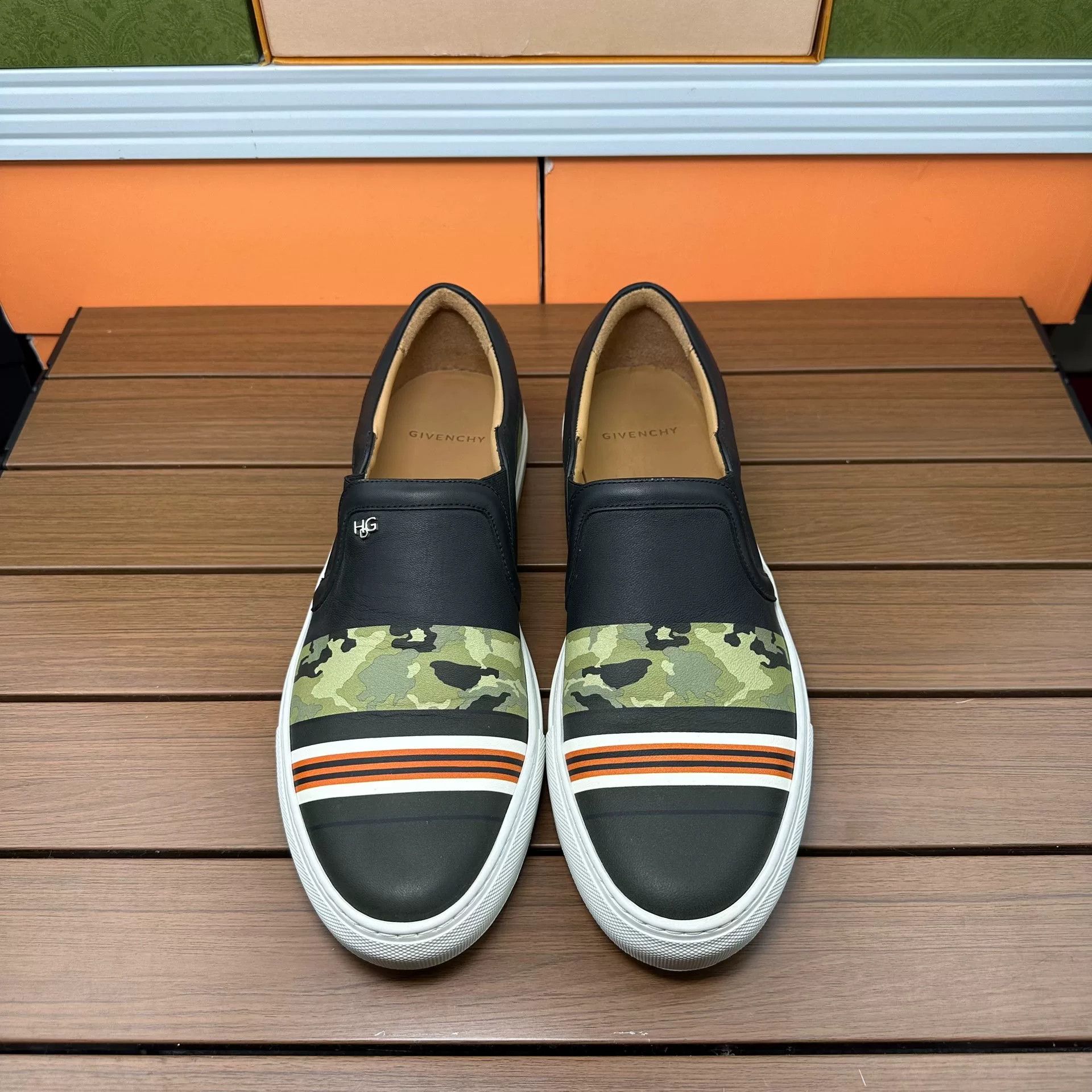 Givenchy Givenchy Lowtop Sneakers 12 Men Size US 12 / EU 45 - 7 Thumbnail