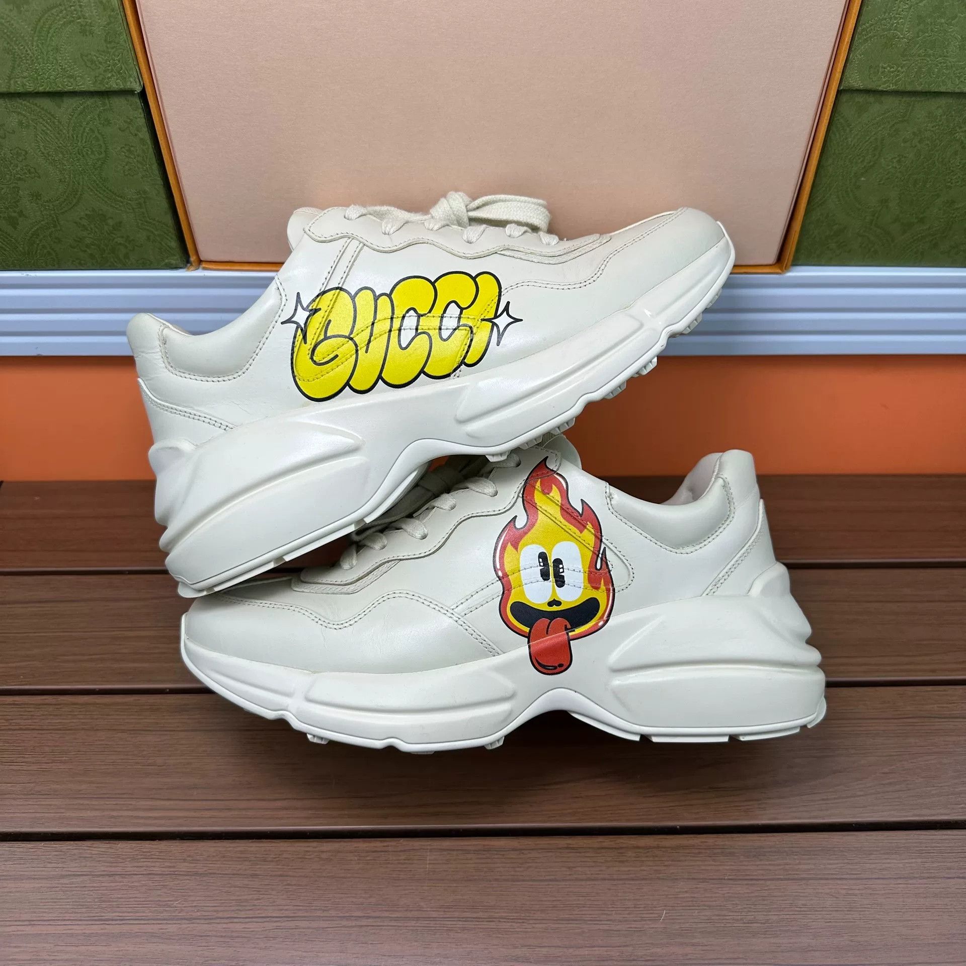 Gucci Gucci Printed Beige Lowtop Sneakers 6 Men Size US 6 / EU 39 - 2 Thumbnail