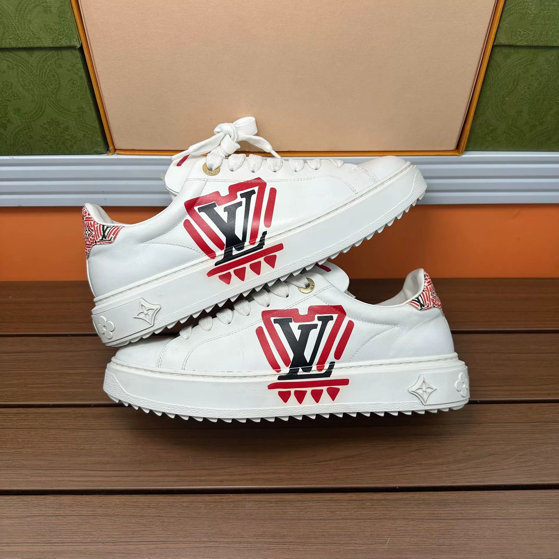 Louis Vuitton Louis Vuitton Lowtop Sneakers it_38-5 Women Size US 8.5 / IT 38.5 - 2 Thumbnail