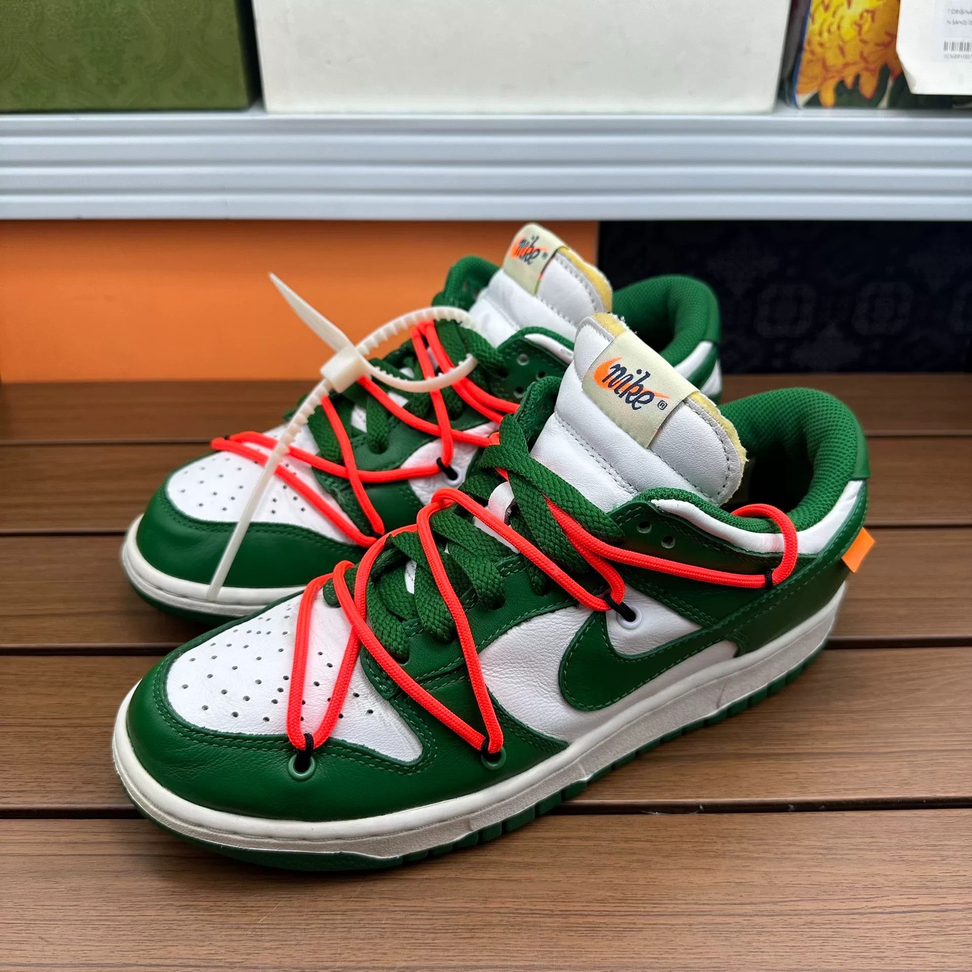 Nike Nike DUNK Collab Green Lowtop Sneakers 5.5 Men Size US 5.5 / EU 38 - 8 Thumbnail