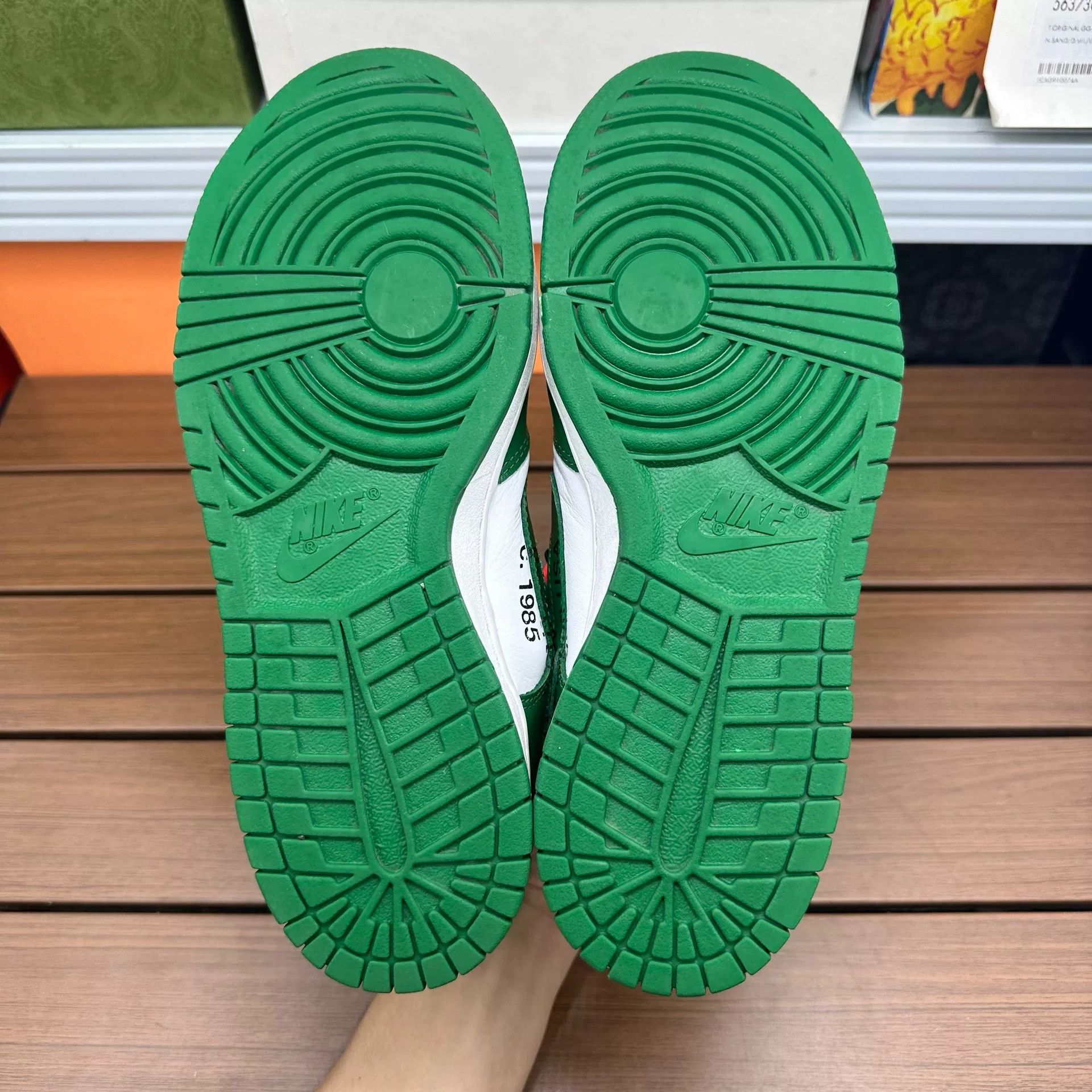 Nike Nike DUNK Collab Green Lowtop Sneakers 5.5 Men Size US 5.5 / EU 38 - 6 Thumbnail