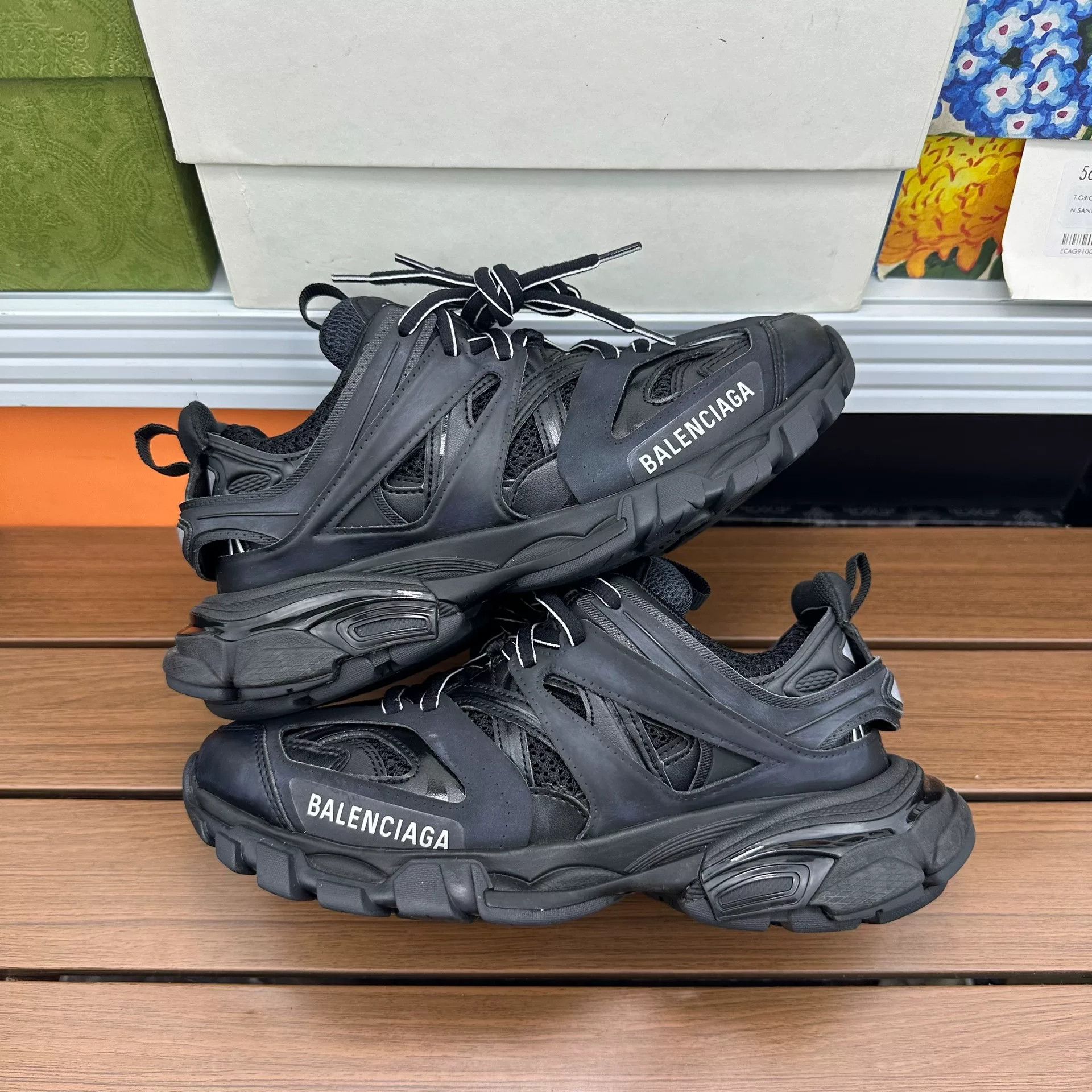 Balenciaga Balenciaga Distressed Black Lowtop Sneakers it_36 Women Size US 6 / IT 36 - 2 Thumbnail