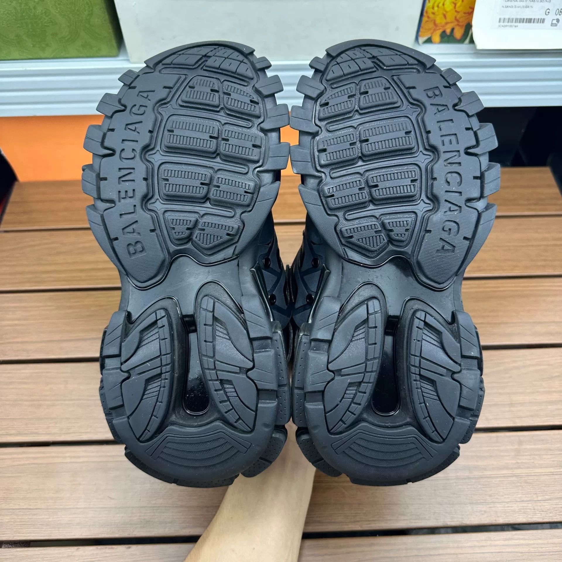 Balenciaga Balenciaga Distressed Black Lowtop Sneakers it_36 Women Size US 6 / IT 36 - 7 Thumbnail