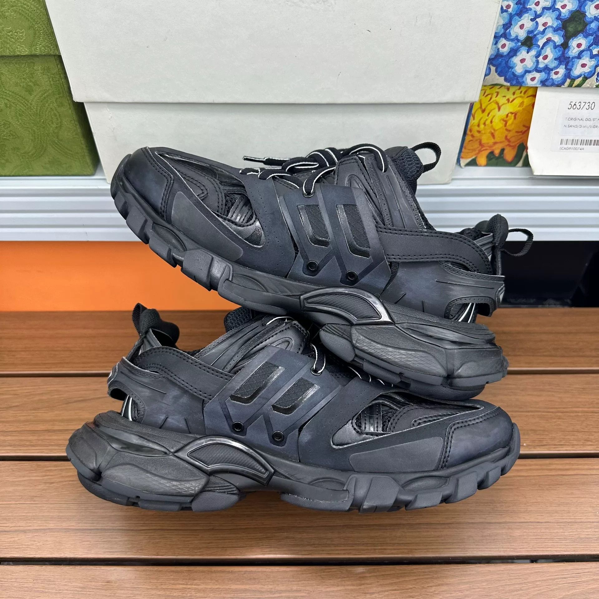 Balenciaga Balenciaga Distressed Black Lowtop Sneakers it_36 Women Size US 6 / IT 36 - 3 Thumbnail