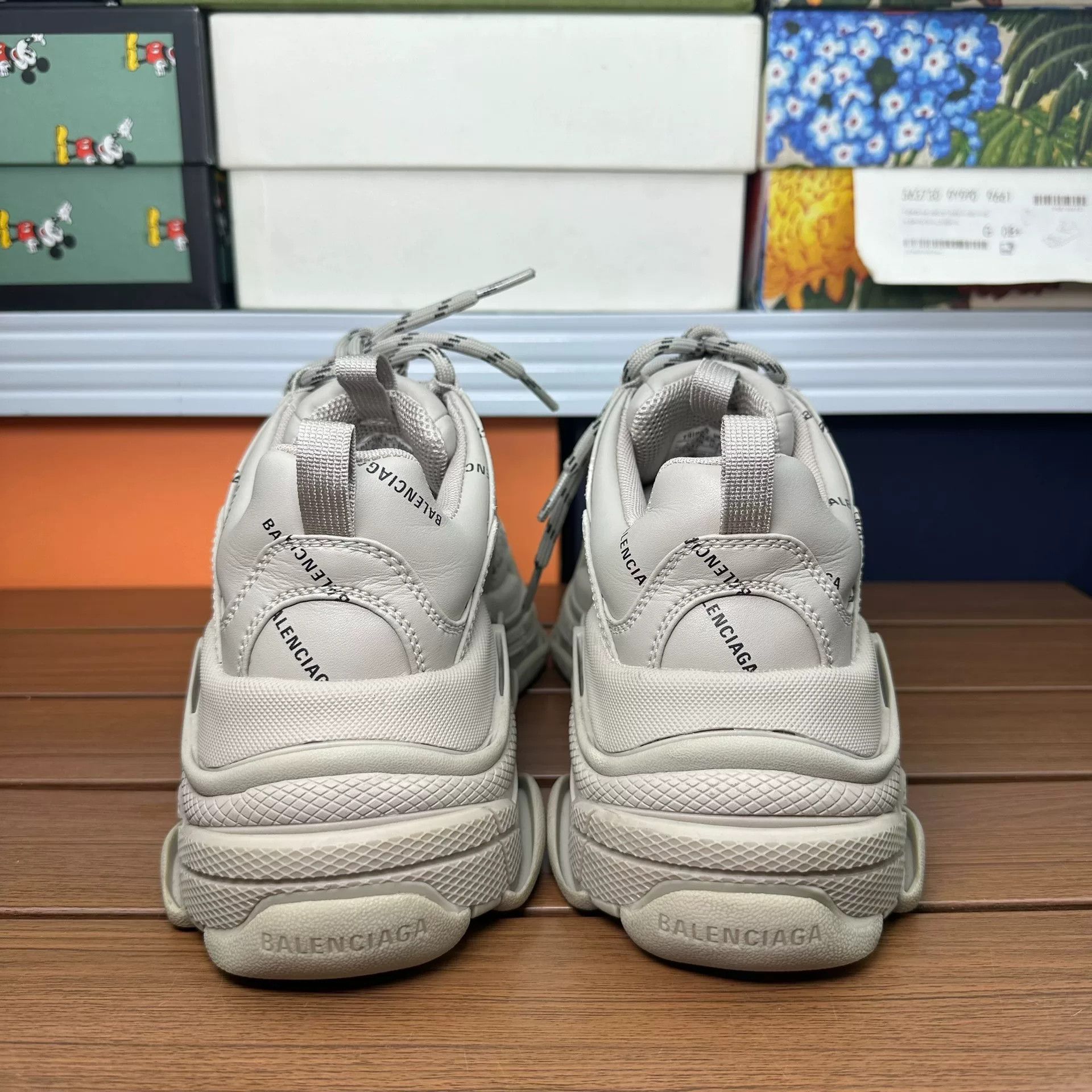 Balenciaga Balenciaga Beige Lowtop Sneakers it_37 Women Size US 7 / IT 37 - 6 Thumbnail