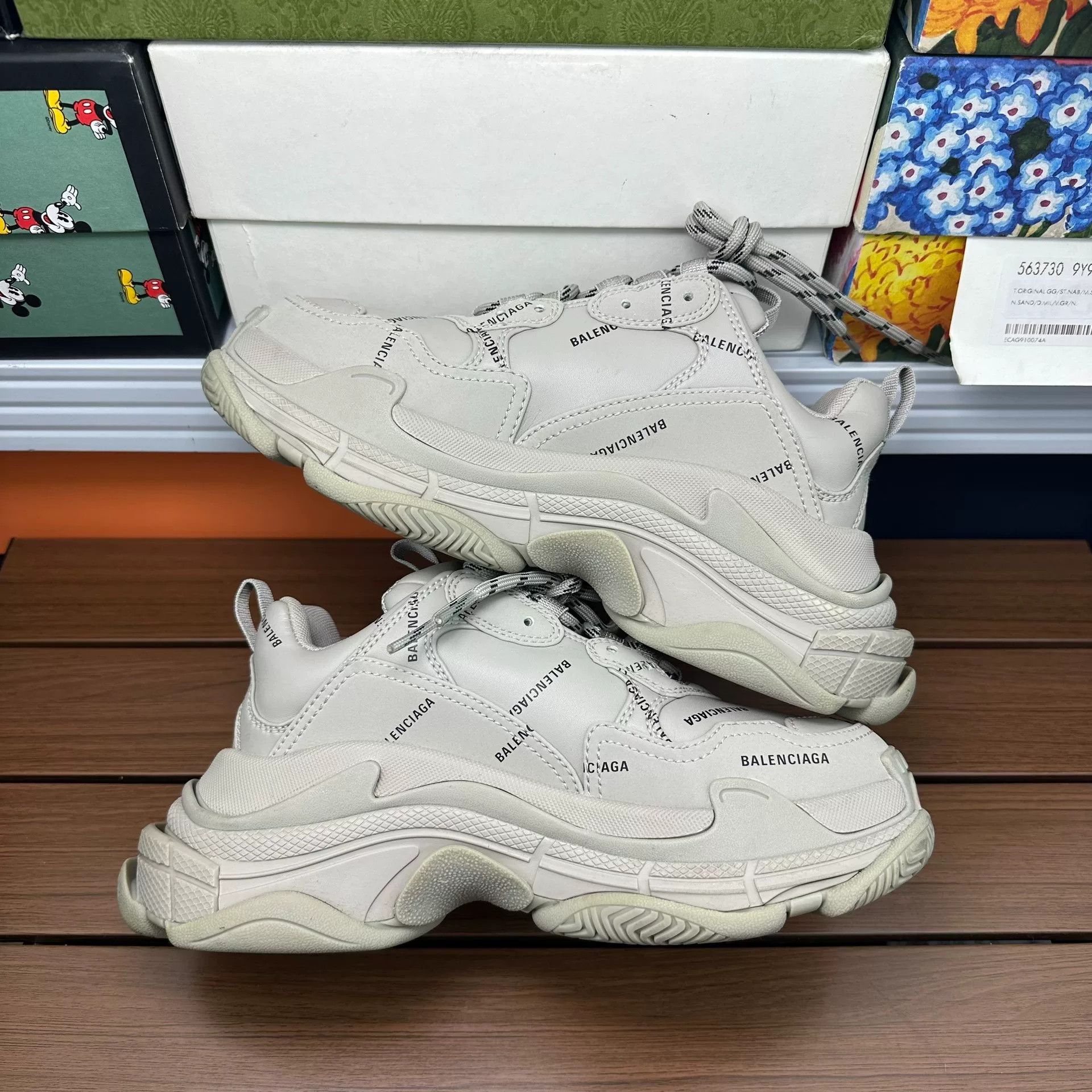 Balenciaga Balenciaga Beige Lowtop Sneakers it_37 Women Size US 7 / IT 37 - 3 Thumbnail
