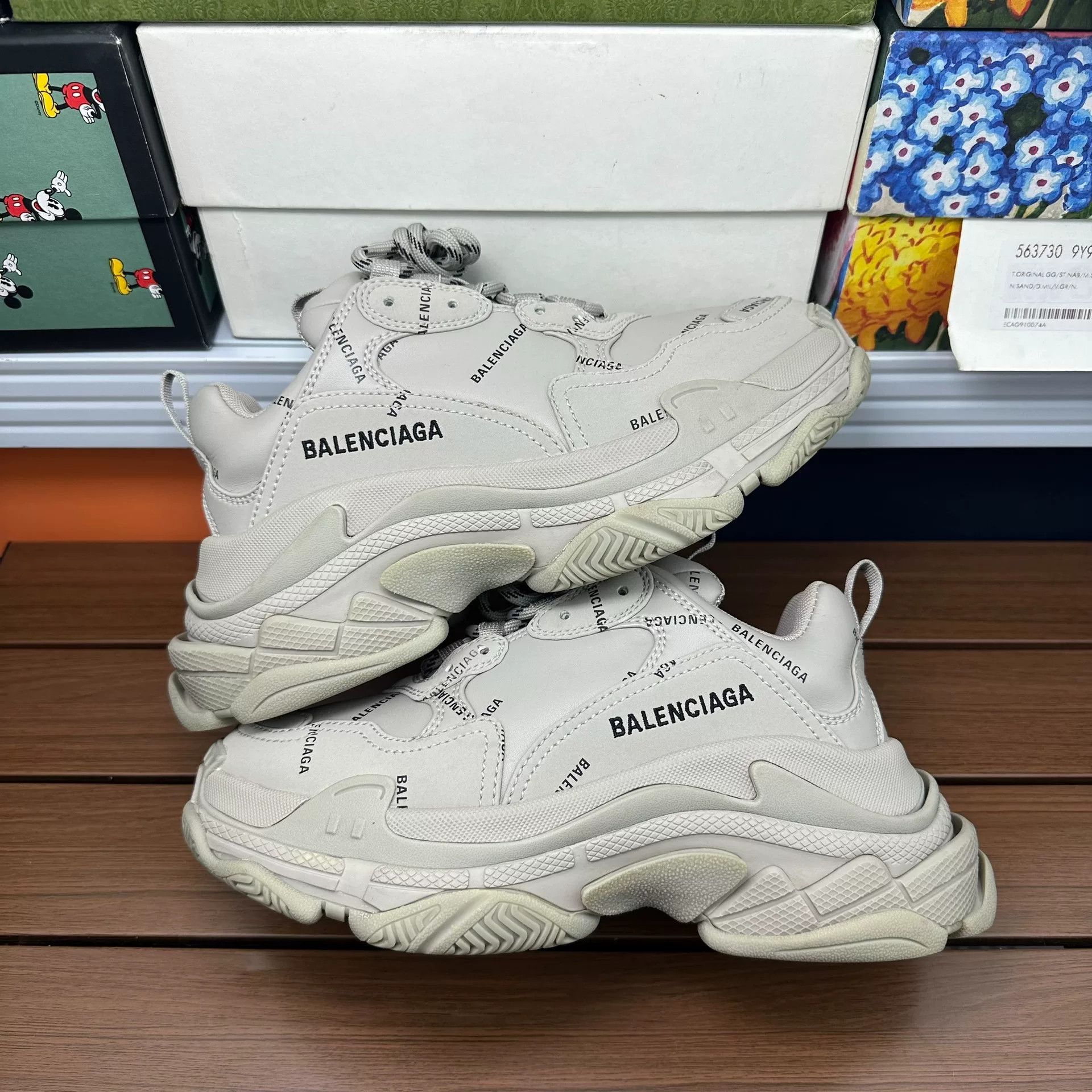 Balenciaga Balenciaga Beige Lowtop Sneakers it_37 Women Size US 7 / IT 37 - 2 Thumbnail