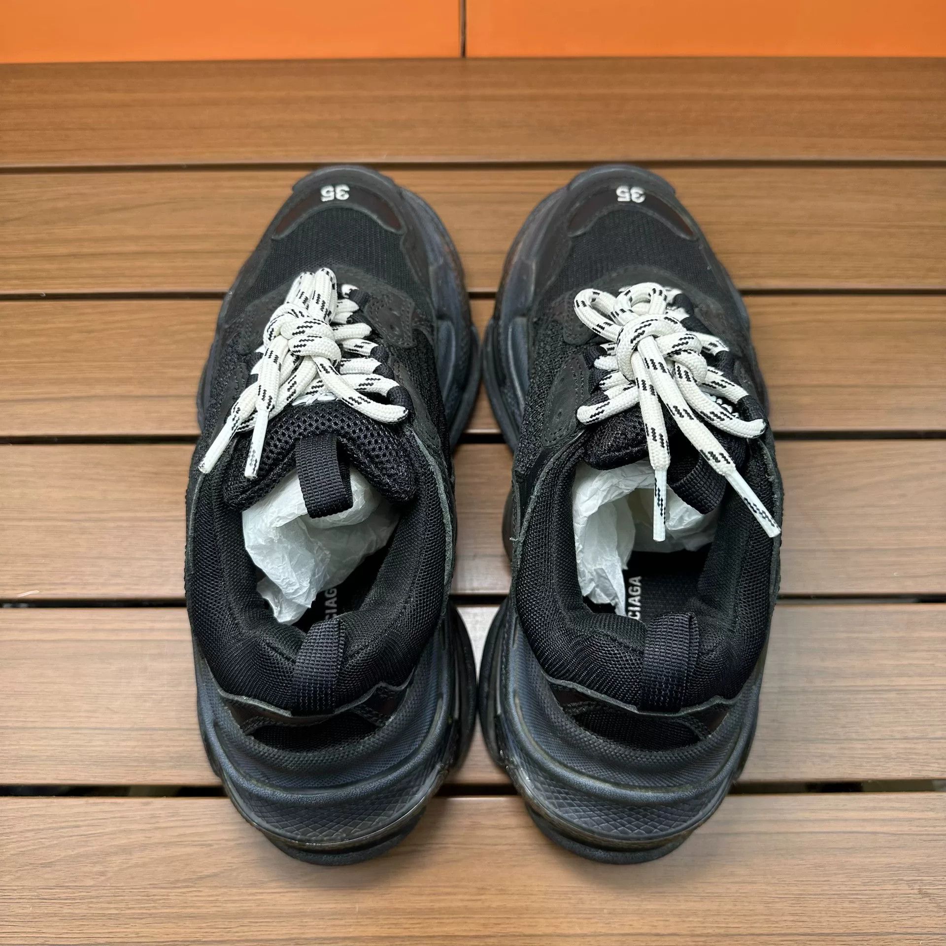 Balenciaga Balenciaga Distressed Lowtop Sneakers it_35 Women Size US 5 / IT 35 - 6 Thumbnail