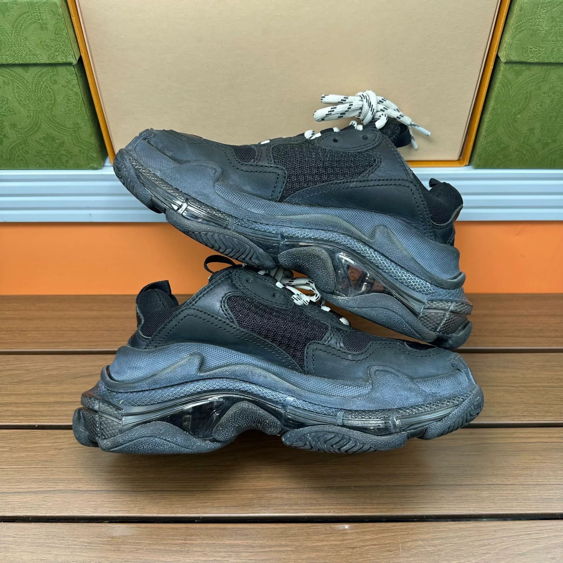 Balenciaga Balenciaga Distressed Lowtop Sneakers it_35 Women Size US 5 / IT 35 - 3 Thumbnail