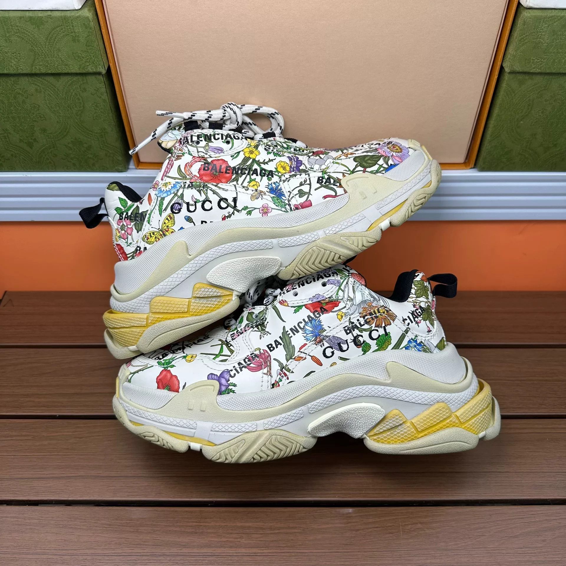 Balenciaga Balenciaga Collab Lowtop Sneakers it_36 Women Size US 6 / IT 36 - 2 Thumbnail