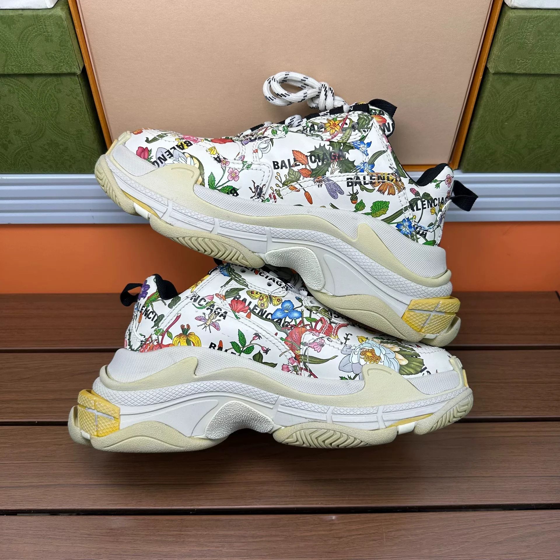 Balenciaga Balenciaga Collab Lowtop Sneakers it_36 Women Size US 6 / IT 36 - 3 Thumbnail