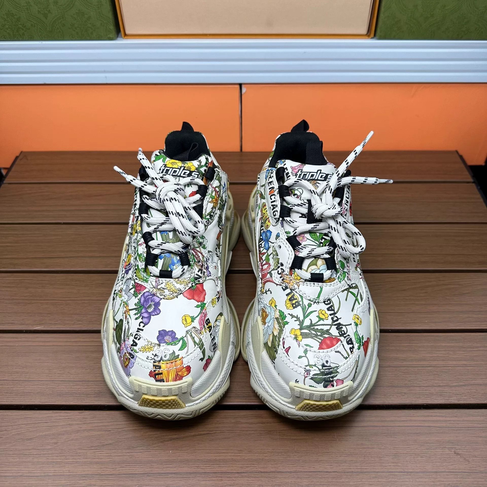 Balenciaga Balenciaga Collab Lowtop Sneakers it_36 Women Size US 6 / IT 36 - 4 Thumbnail