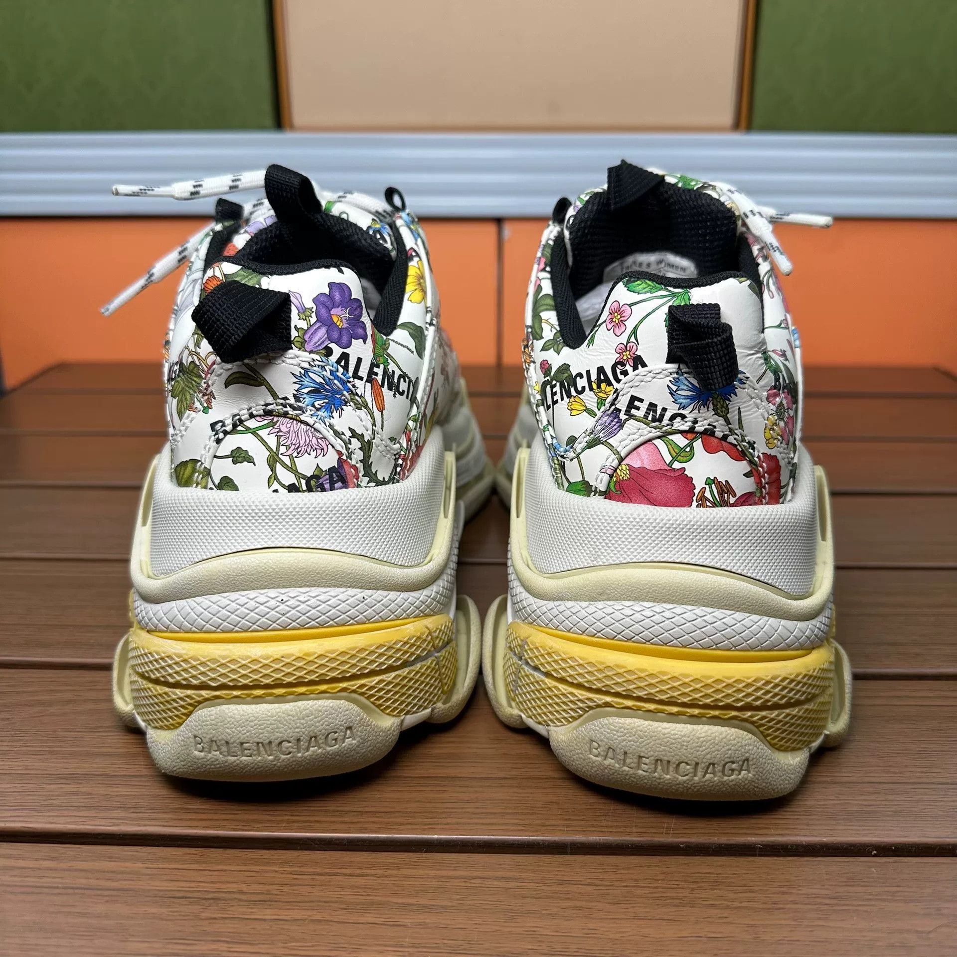 Balenciaga Balenciaga Collab Lowtop Sneakers it_36 Women Size US 6 / IT 36 - 6 Thumbnail