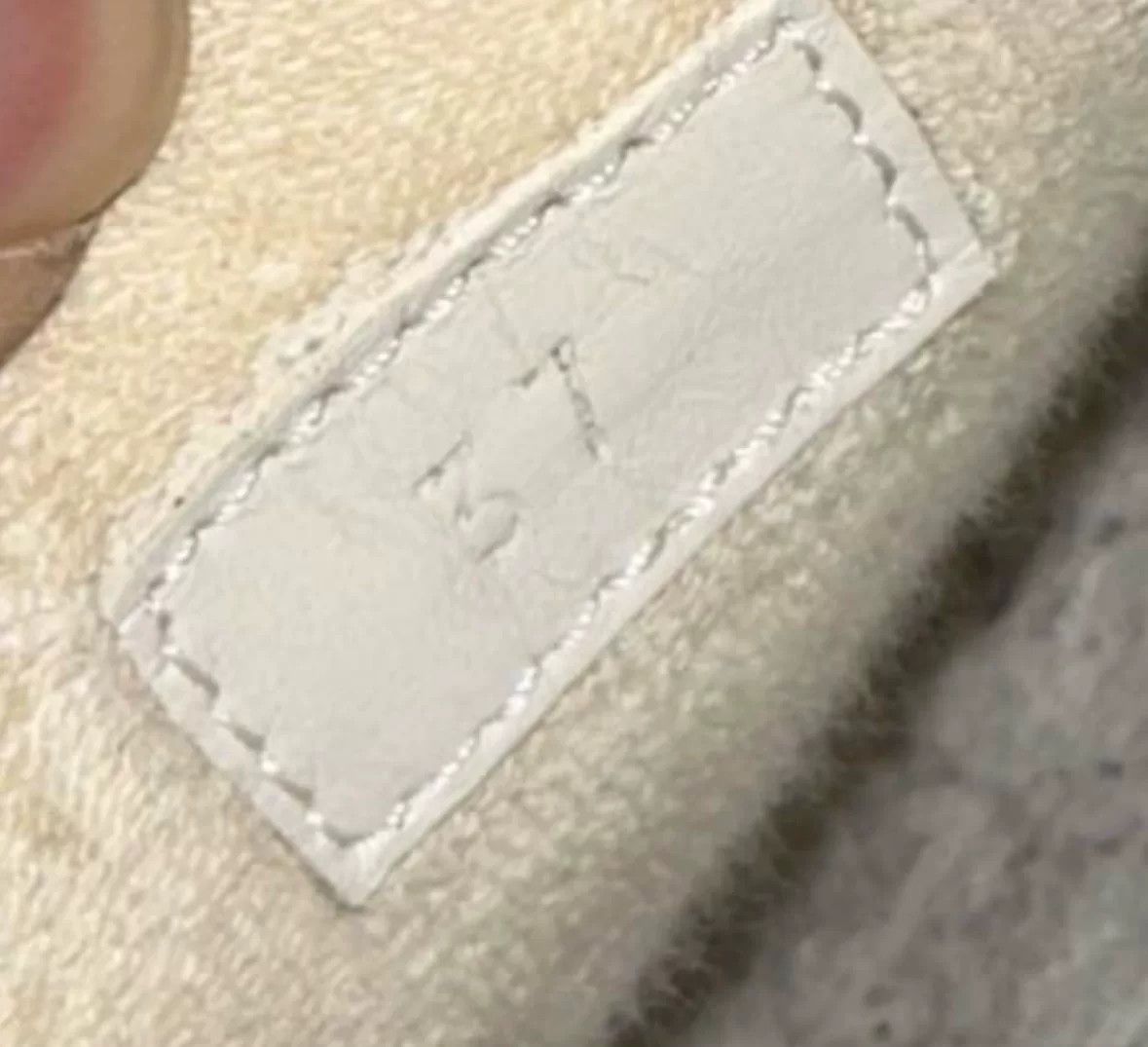 Gucci Gucci Distressed Green Lowtop Sneakers it_37 Women Size US 7 / IT 37 - 8 Thumbnail