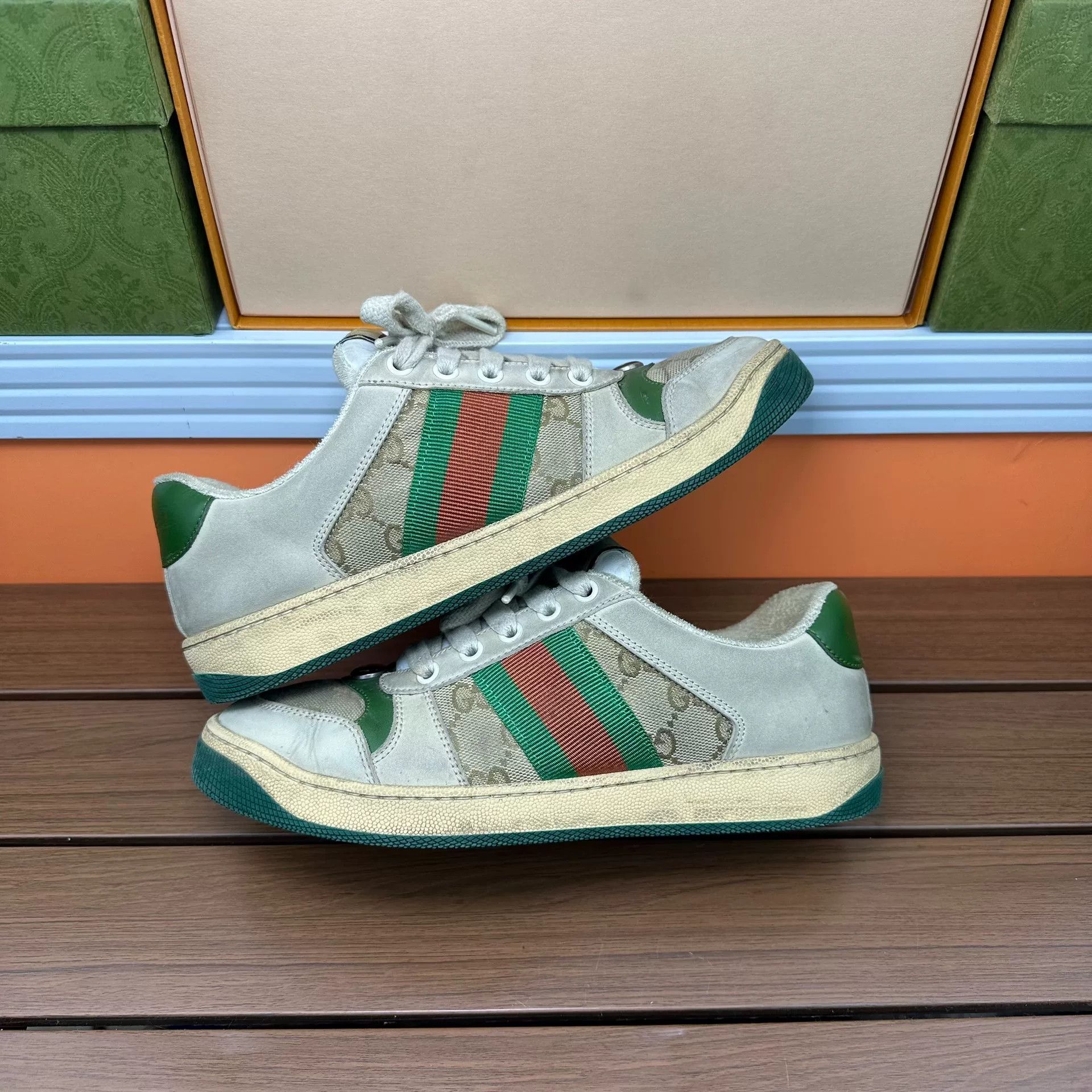Gucci Gucci Distressed Green Lowtop Sneakers it_37 Women Size US 7 / IT 37 - 2 Thumbnail