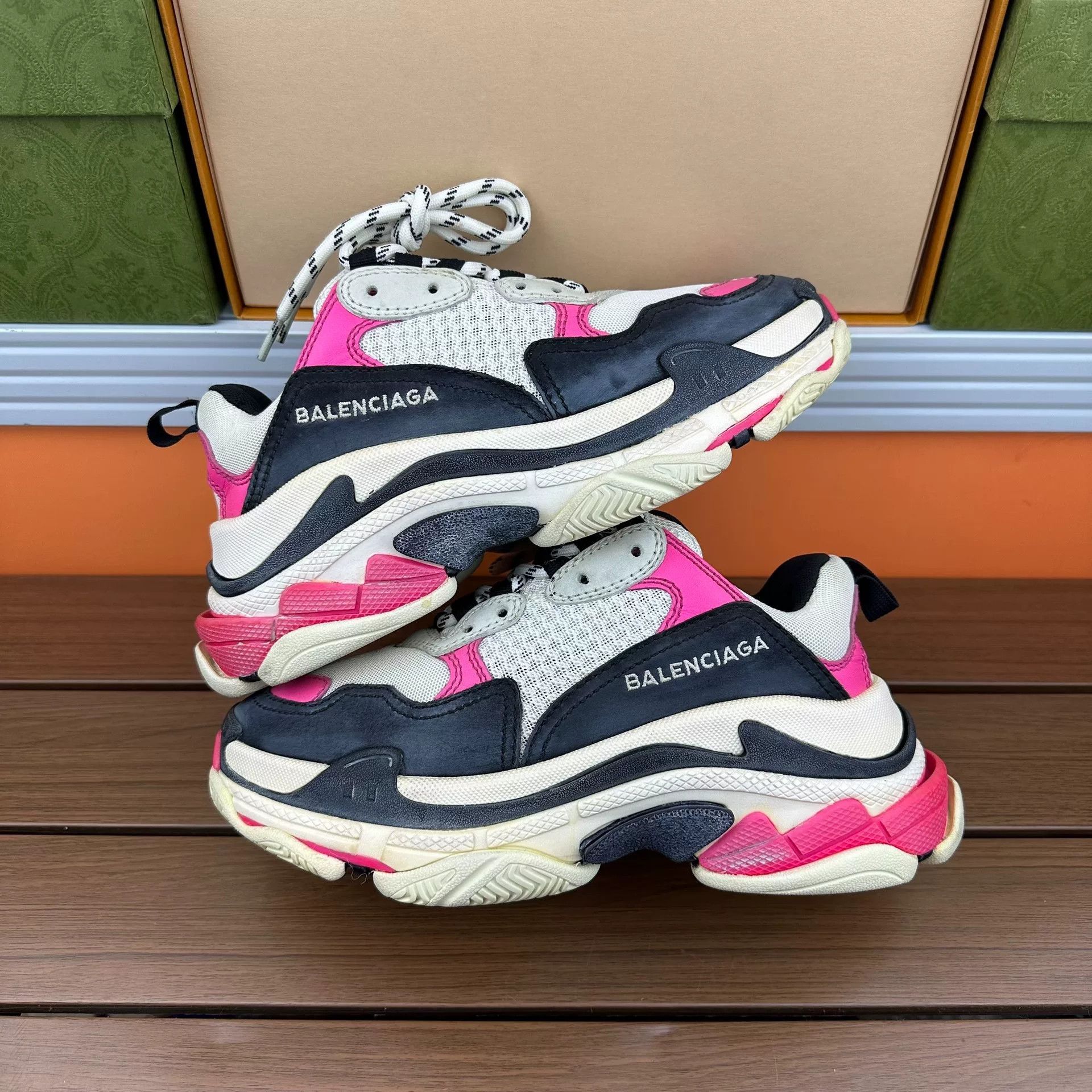 Balenciaga Balenciaga Distressed Pink Lowtop Sneakers it_35 Women Size US 5 / IT 35 - 2 Thumbnail