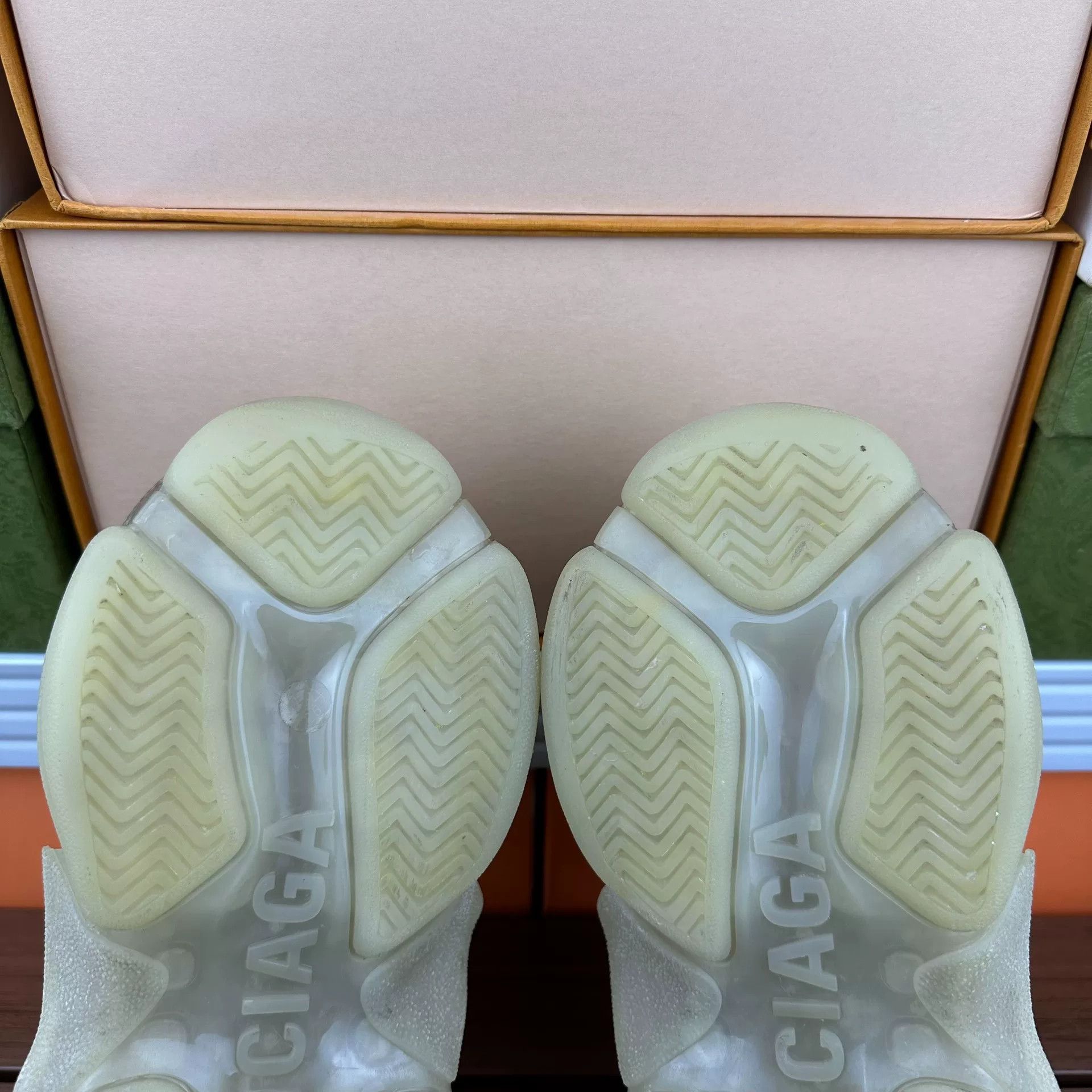 Balenciaga Balenciaga White Lowtop Sneakers 7 Men Size US 7 / EU 40 - 9 Thumbnail