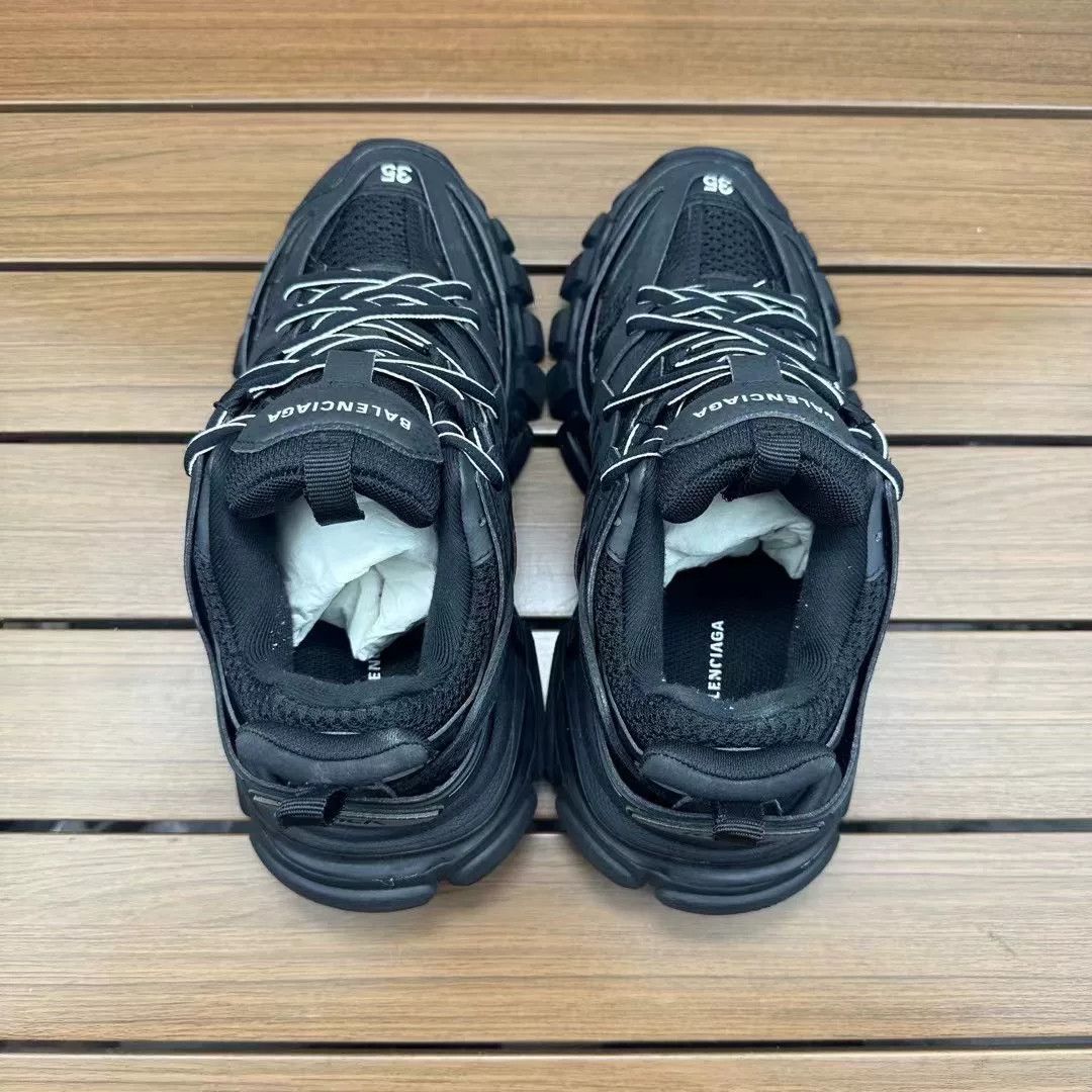 Balenciaga Balenciaga Distressed Black Lowtop Sneakers it_35 Women Size US 5 / IT 35 - 5 Thumbnail