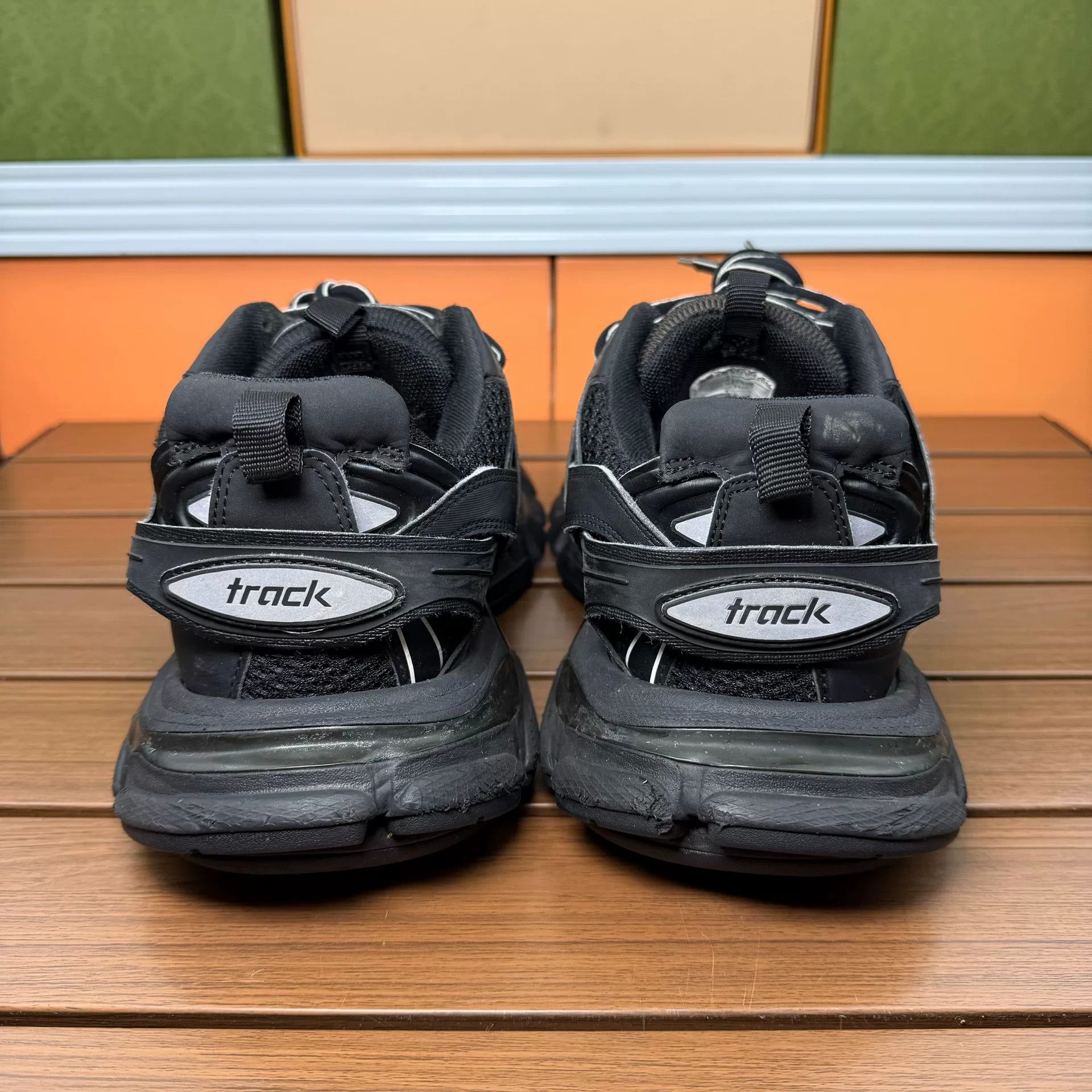 Balenciaga Balenciaga Distressed Black Lowtop Sneakers 9 Men Size US 9 / EU 42 - 6 Thumbnail