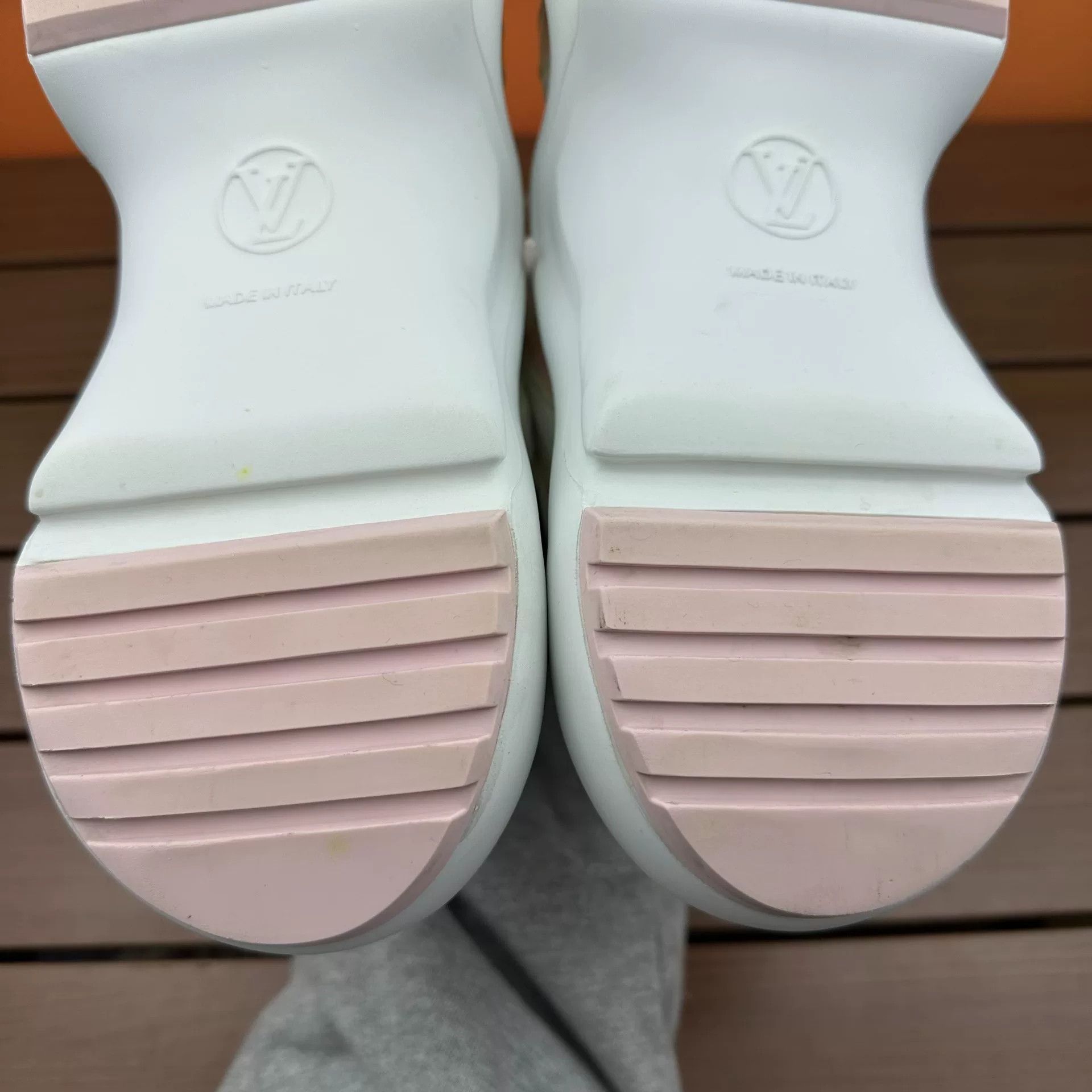 Louis Vuitton Louis Vuitton Pink Lowtop Sneakers it_38 Women Size US 8 / IT 38 - 7 Thumbnail