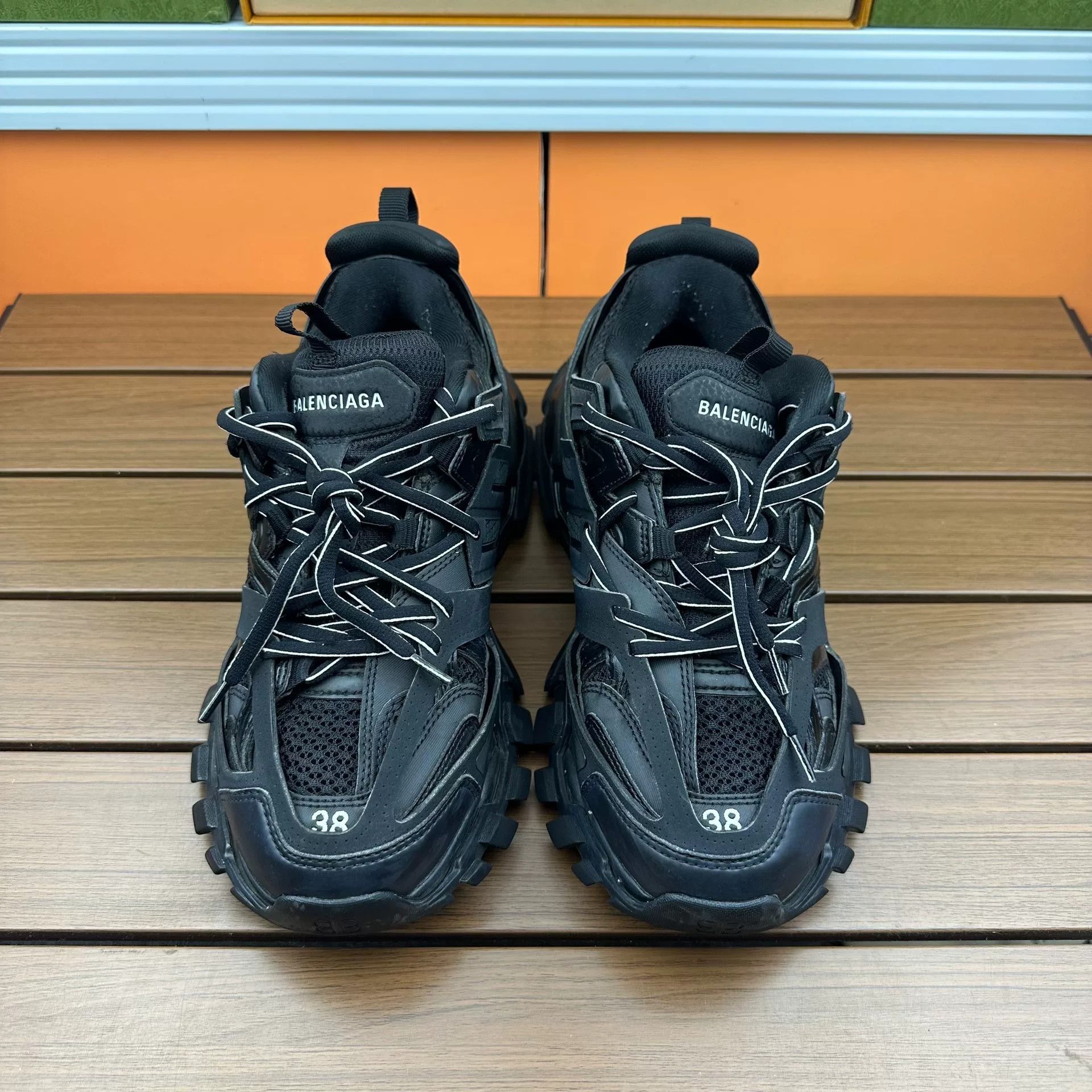 Balenciaga Balenciaga Distressed Black Lowtop Sneakers it_38 Women Size US 8 / IT 38 - 4 Thumbnail