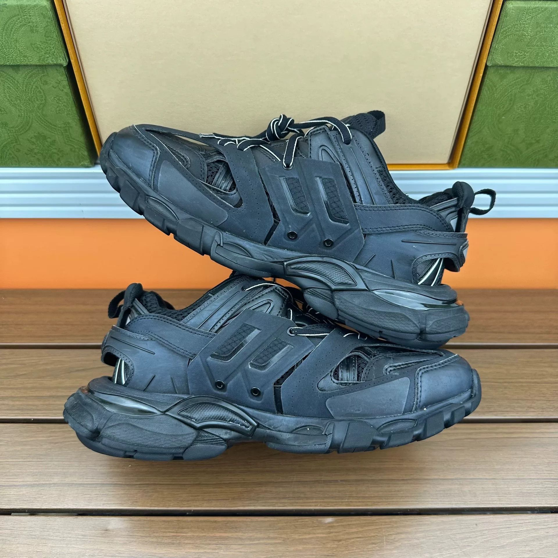 Balenciaga Balenciaga Distressed Black Lowtop Sneakers it_38 Women Size US 8 / IT 38 - 3 Thumbnail