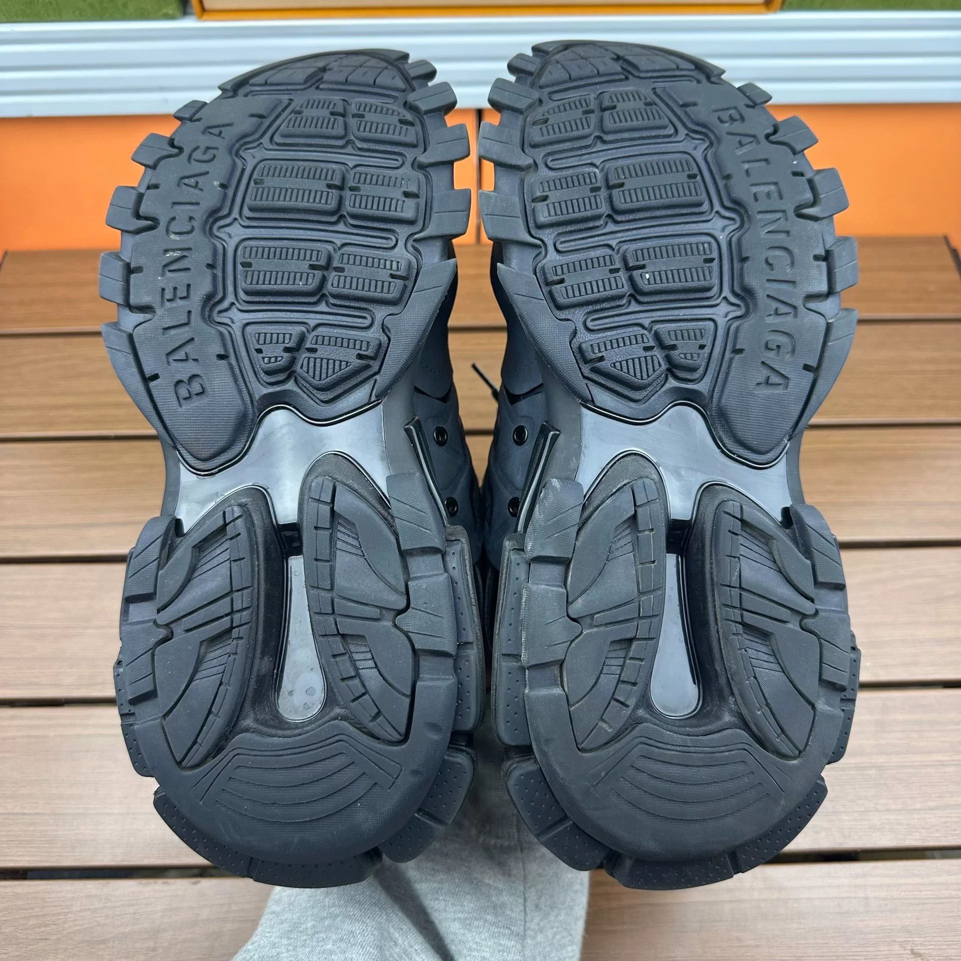 Balenciaga Balenciaga Distressed Black Lowtop Sneakers it_38 Women Size US 8 / IT 38 - 7 Thumbnail