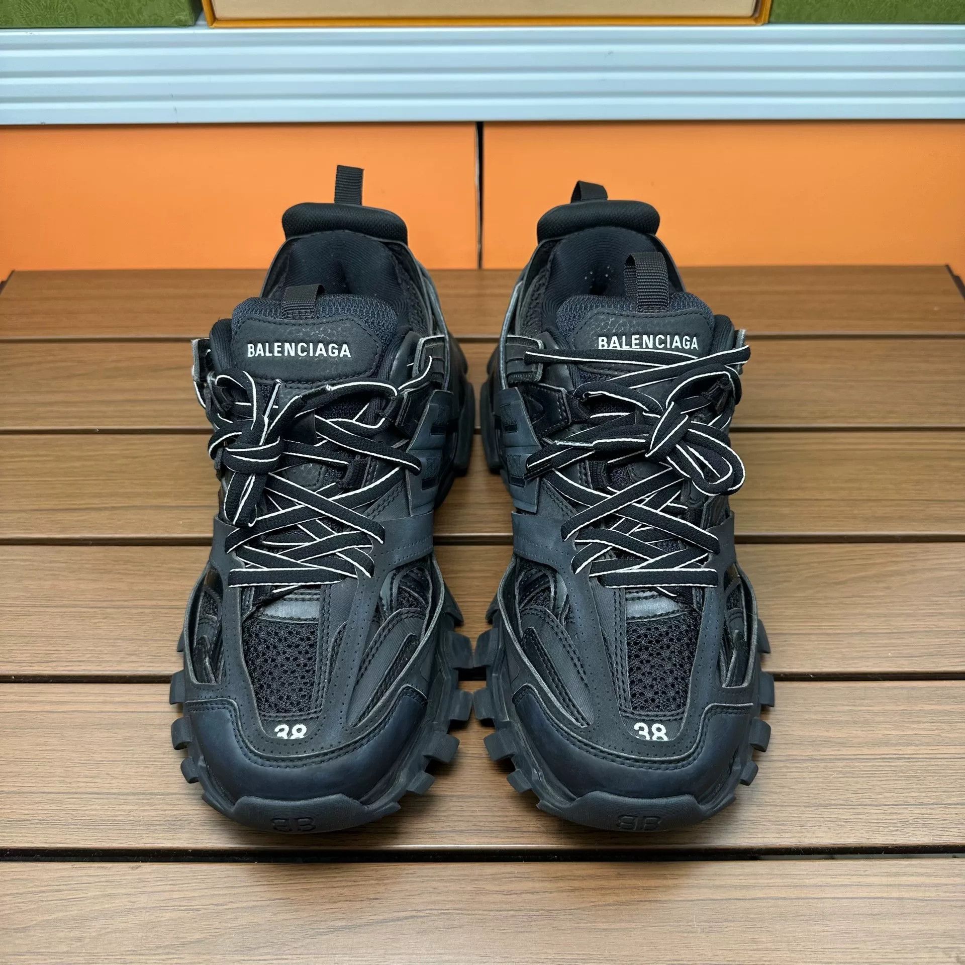 Balenciaga Balenciaga Distressed Black Lowtop Sneakers it_38 Women Size US 8 / IT 38 - 4 Thumbnail