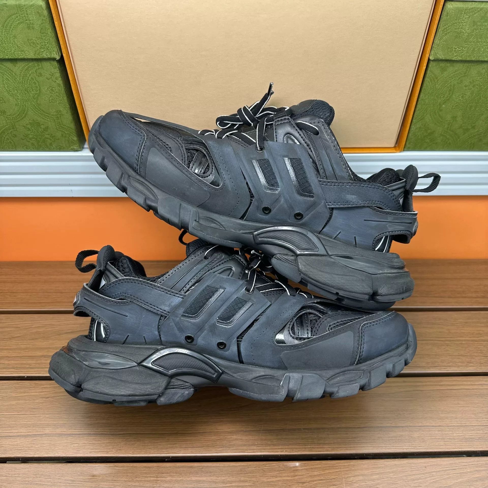 Balenciaga Balenciaga Distressed Black Lowtop Sneakers it_38 Women Size US 8 / IT 38 - 3 Thumbnail