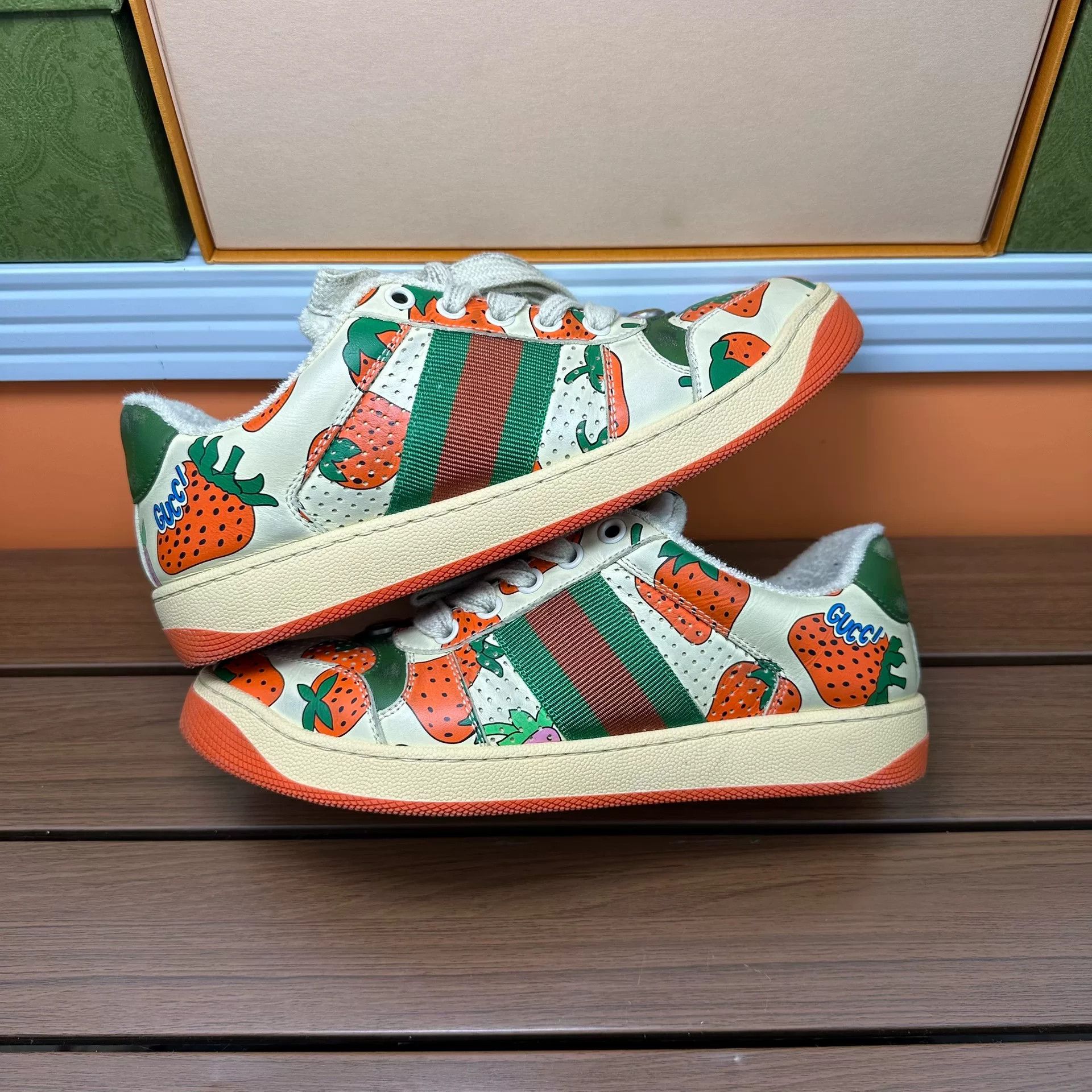 Gucci Gucci Printed Lowtop Sneakers it_36 Women Size US 6 / IT 36 - 2 Thumbnail