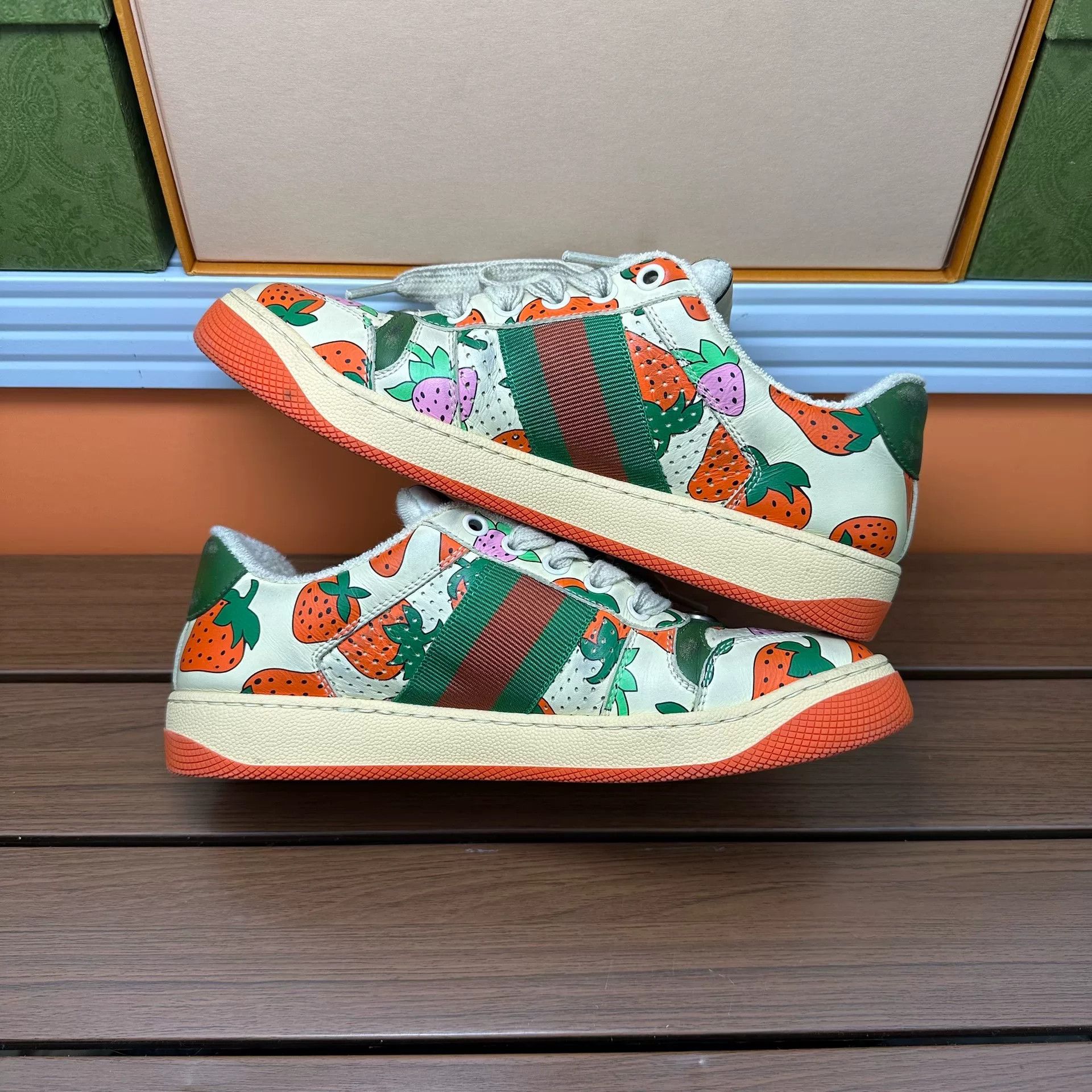 Gucci Gucci Printed Lowtop Sneakers it_36 Women Size US 6 / IT 36 - 3 Thumbnail