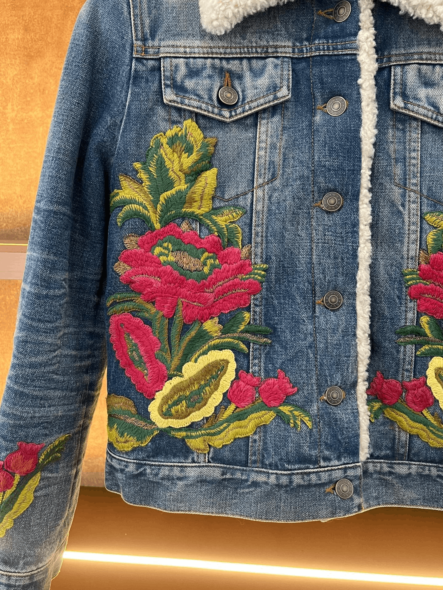 Gucci Gucci Lamb Fur Jacket Size S / US 4 / IT 40 - 3 Thumbnail