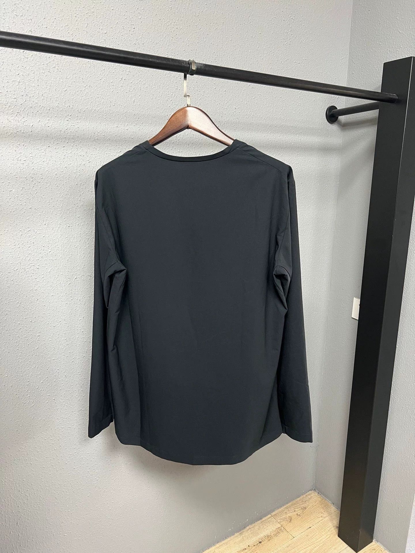 Houdini Houdini Functional Long Sleeve Size US L / EU 52-54 / 3 - 2 Thumbnail