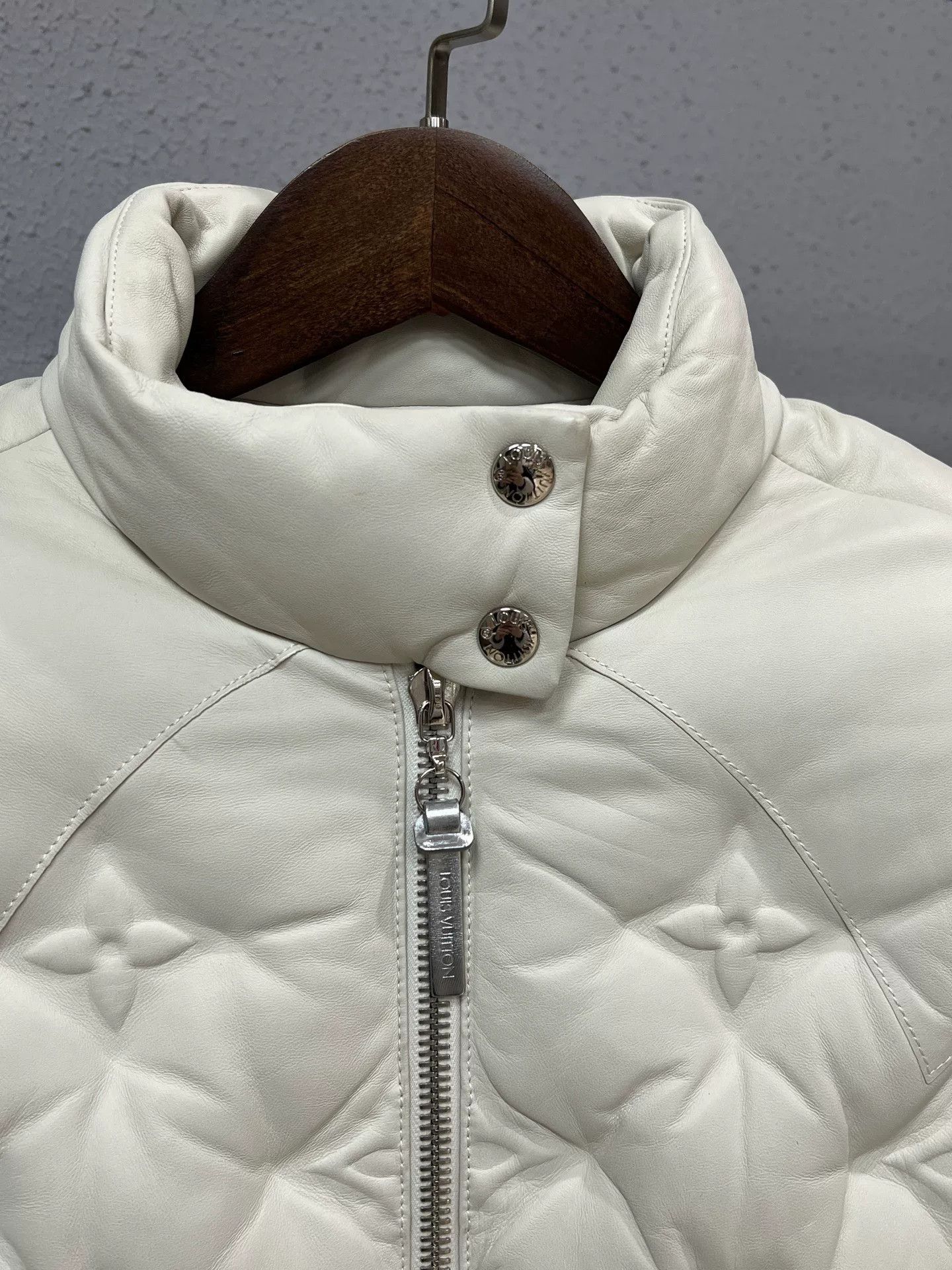 Louis Vuitton LV Lambskin Down Jacket Size XS / US 0-2 / IT 36-38 - 3 Thumbnail